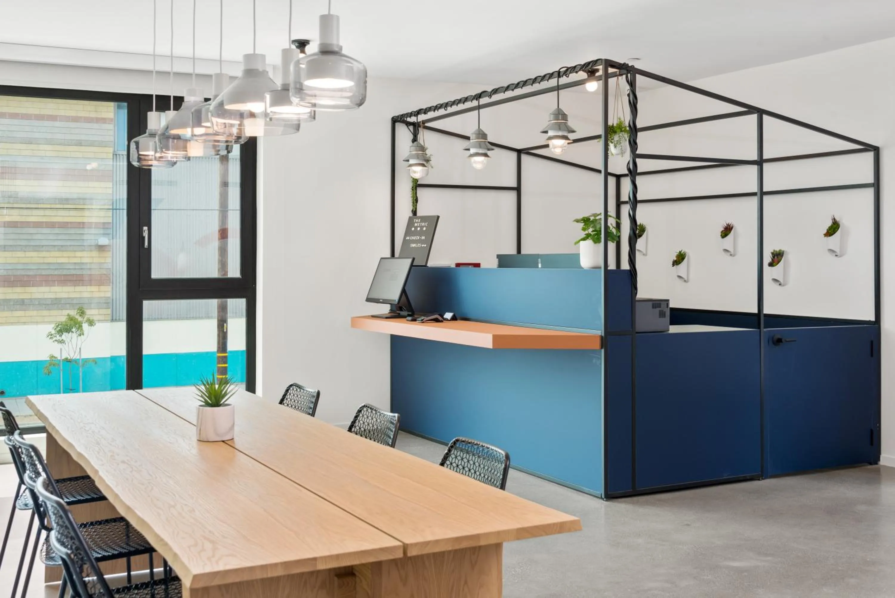 Lounge or bar in The Metric - Los Angeles Downtown