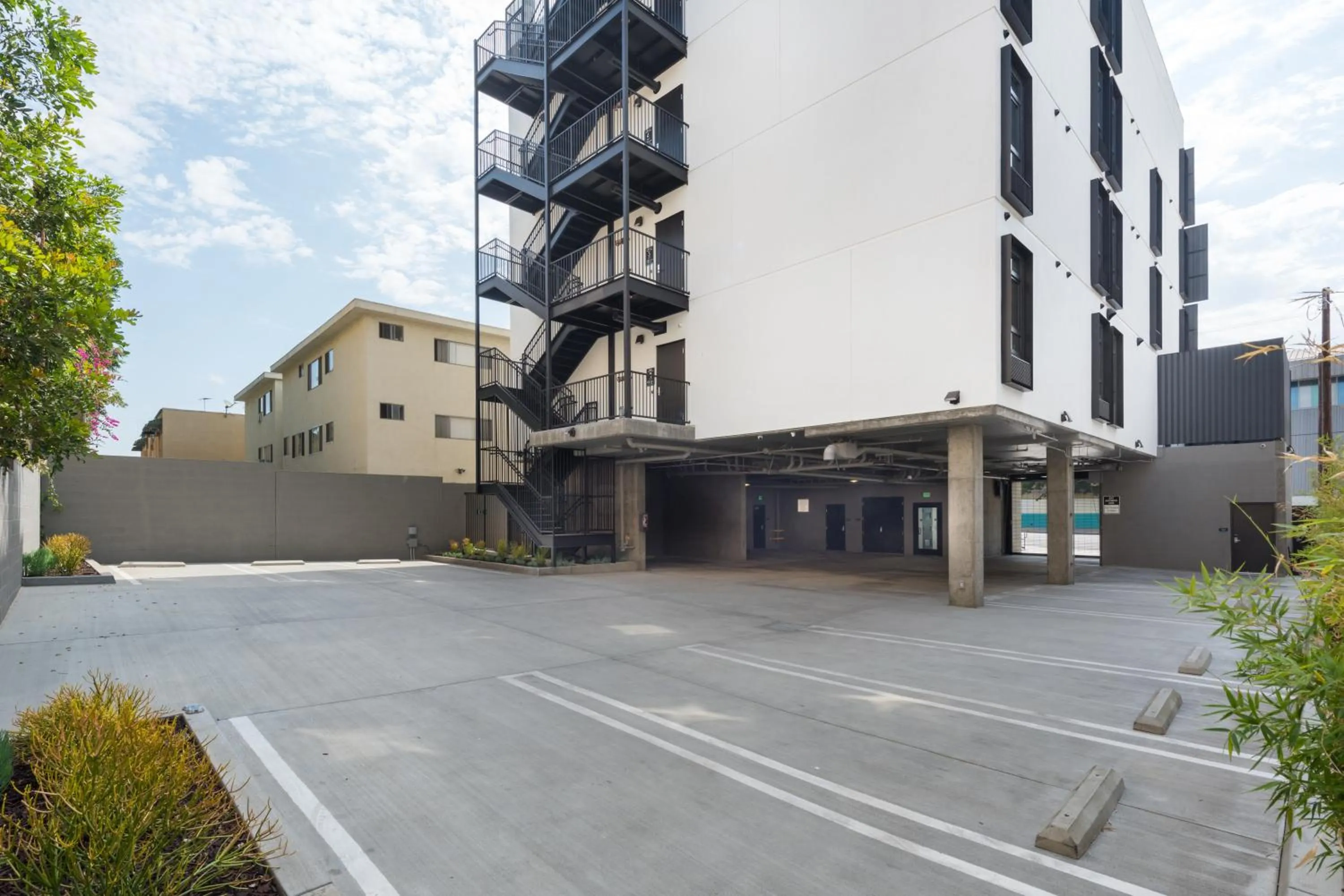 Parking in The Metric - Los Angeles Downtown