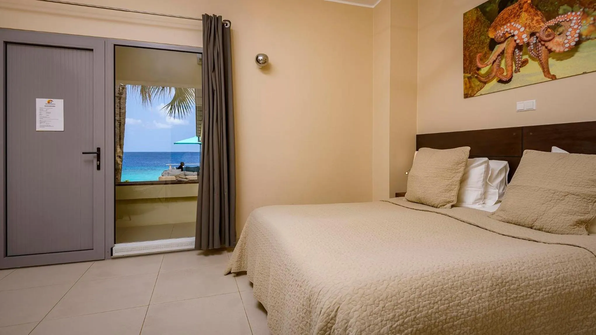 Bedroom, Bed in Thebonairian