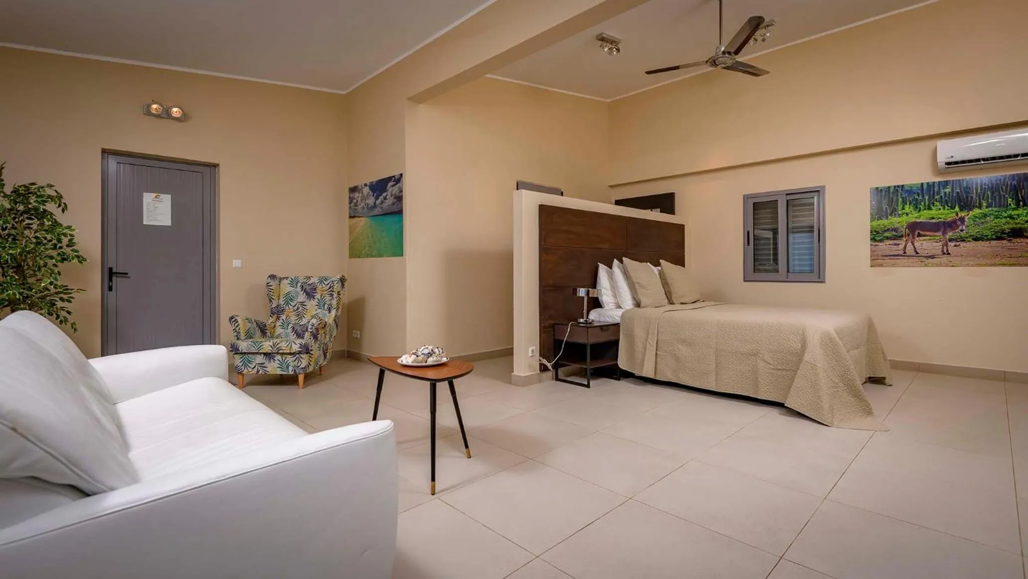 Bedroom in Thebonairian