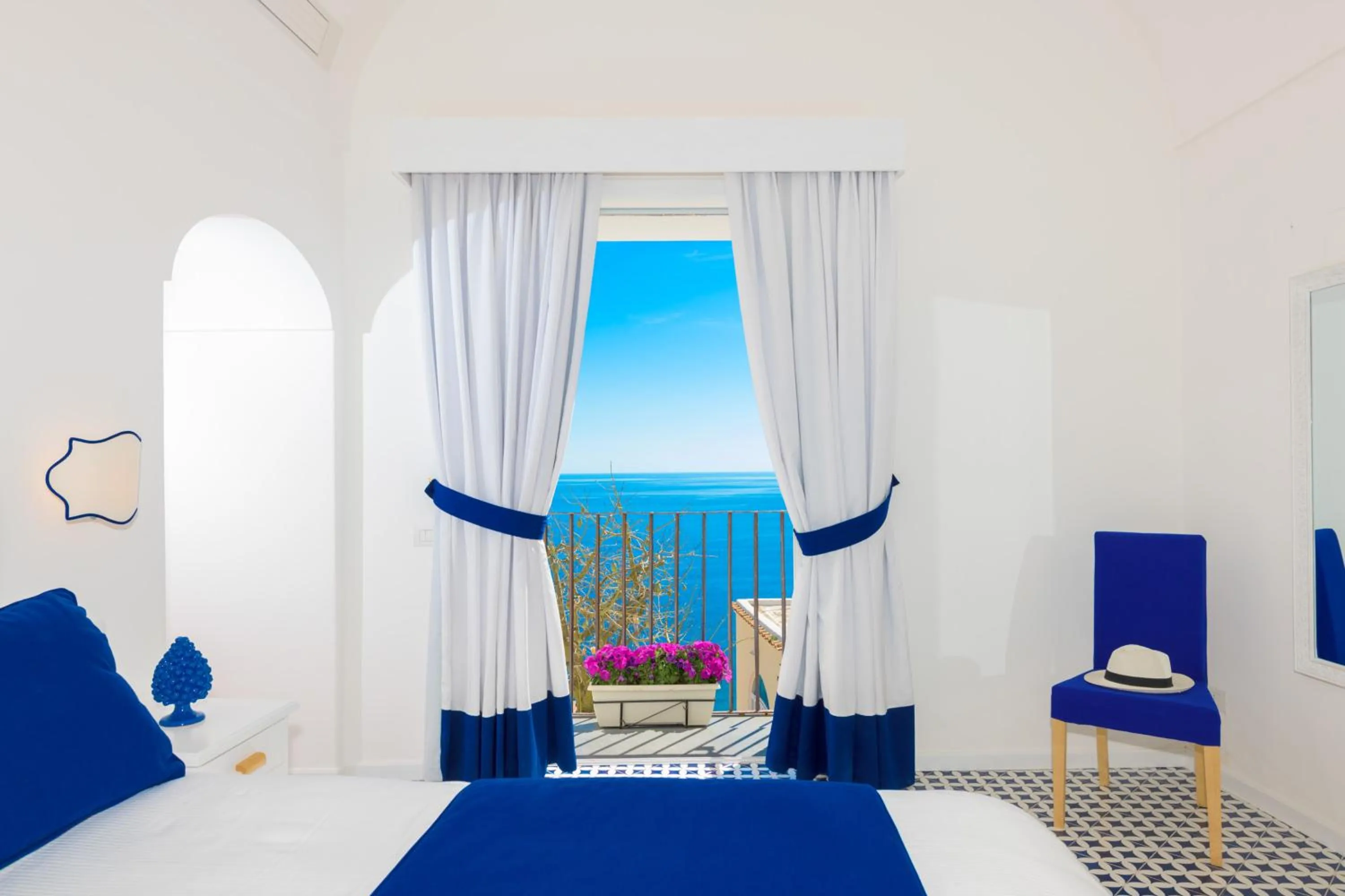 Balcony/Terrace, Bed in Villa Fortuna