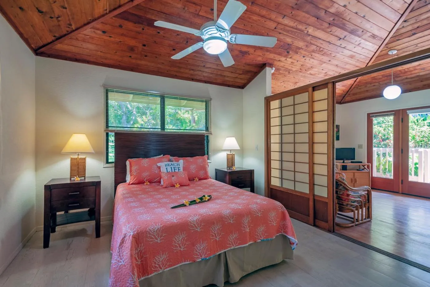 Communal lounge/ TV room, Bed in Poipu Plantation Vacation Rentals