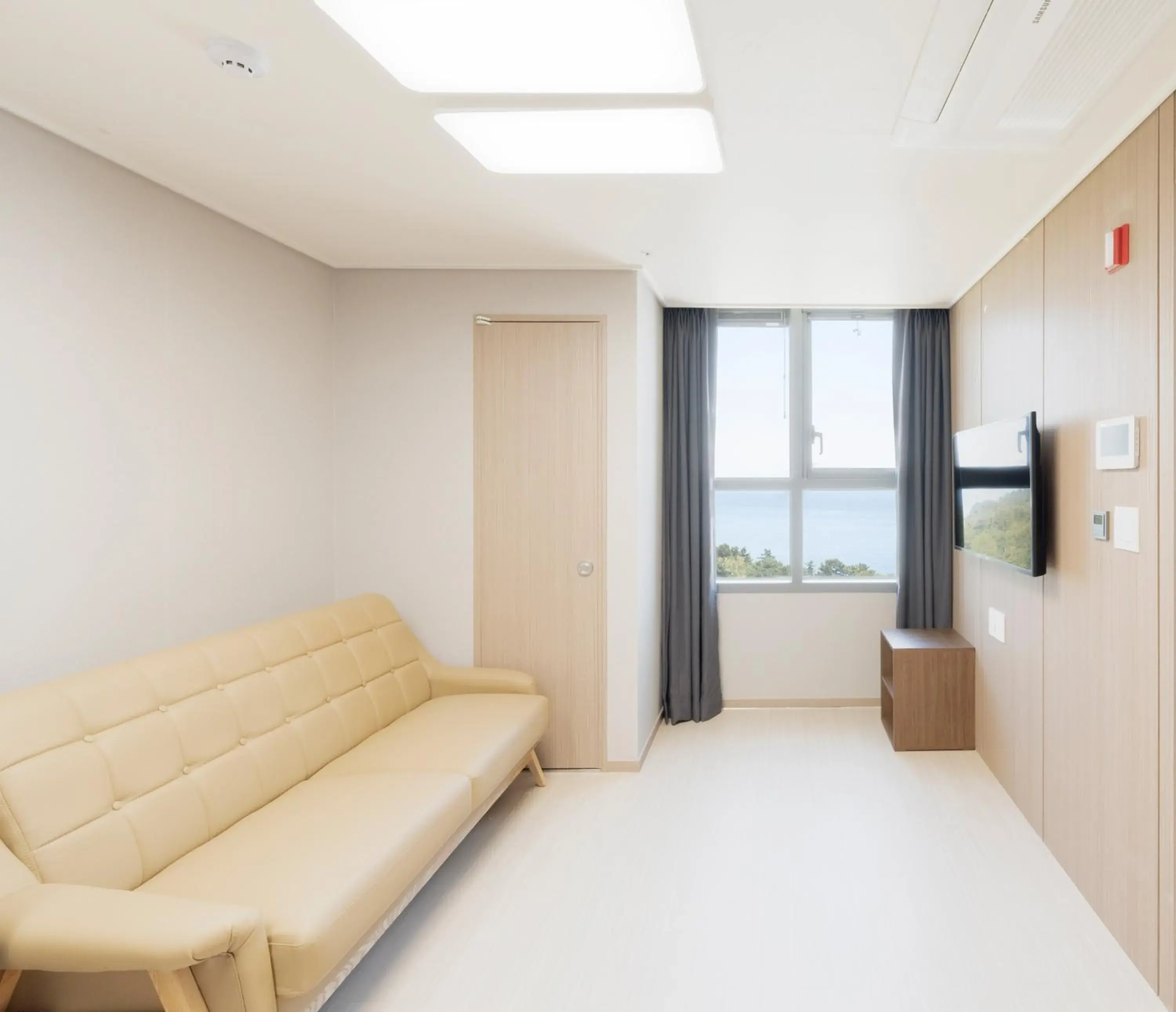 Deluxe Double Room with Ocean View in Donghae Oceancity Residence Hotel Deluxe Double Room with Ocean View in Donghae Oceancity Residence Hotel