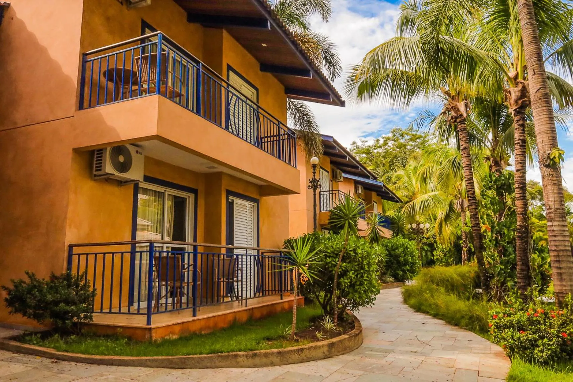 Property building in Hot Beach Raízes