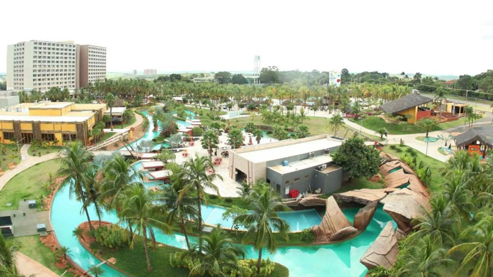 Bird's eye view in Hot Beach Raízes