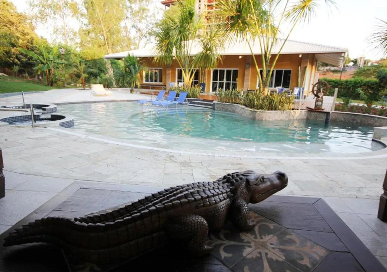 Natural landscape in Hot Beach Raízes