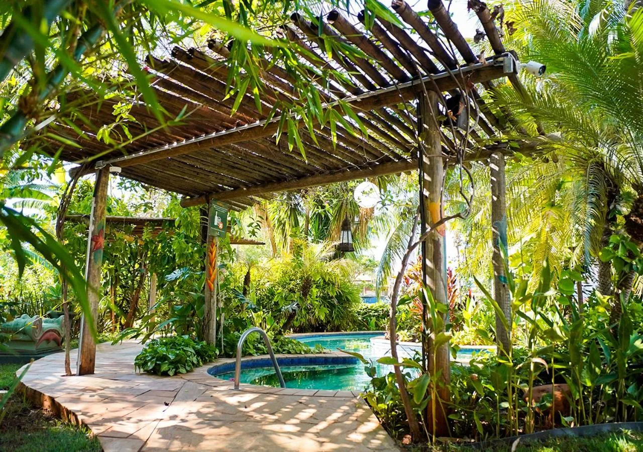 Swimming pool in Hot Beach Raízes