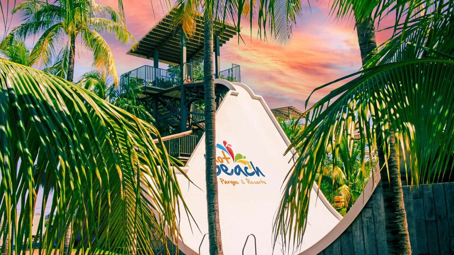 Aqua park in Hot Beach Raízes