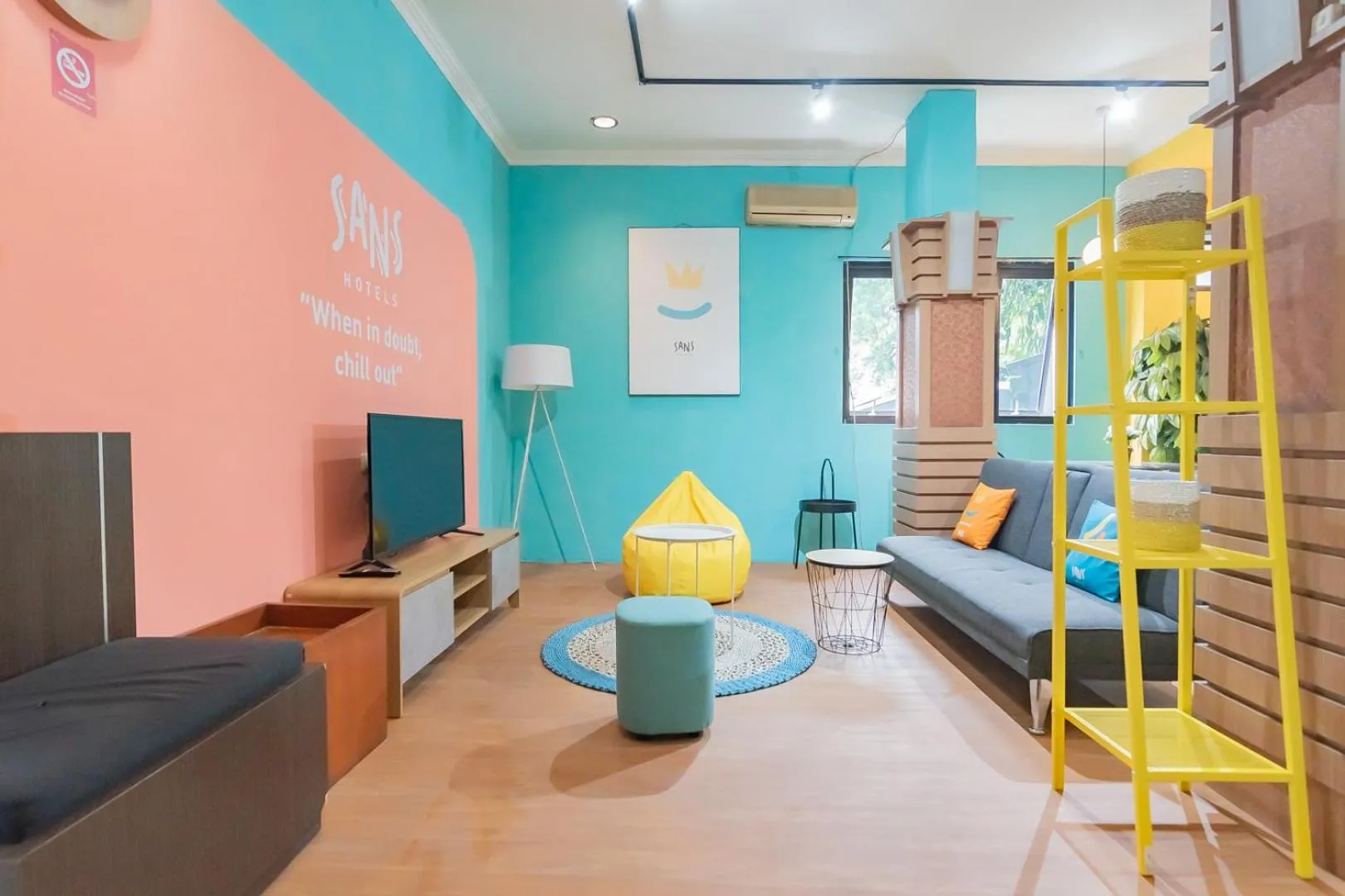 Lobby or reception in Sans Hotel Cihampelas Bandung