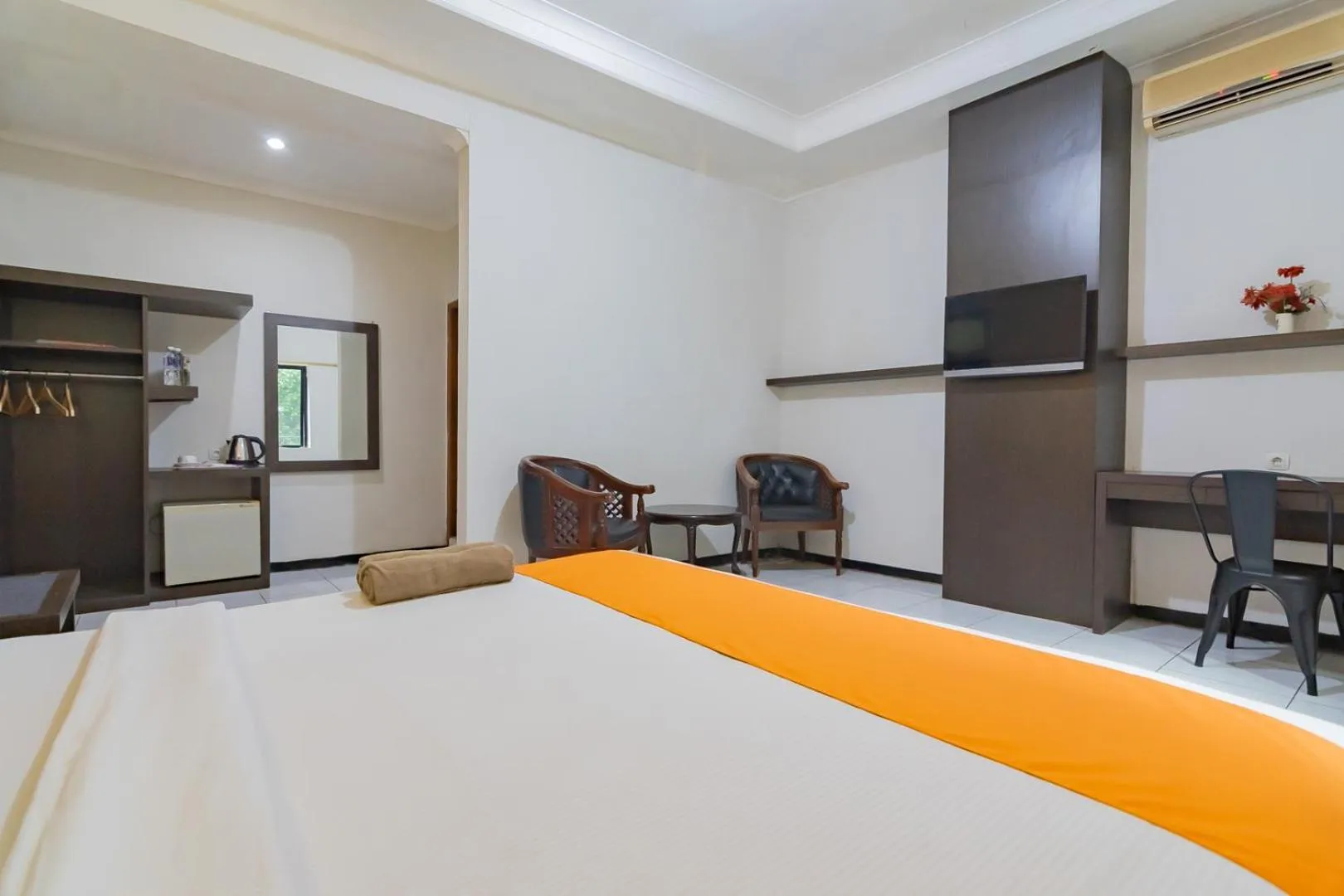 Bedroom in Sans Hotel Cihampelas Bandung