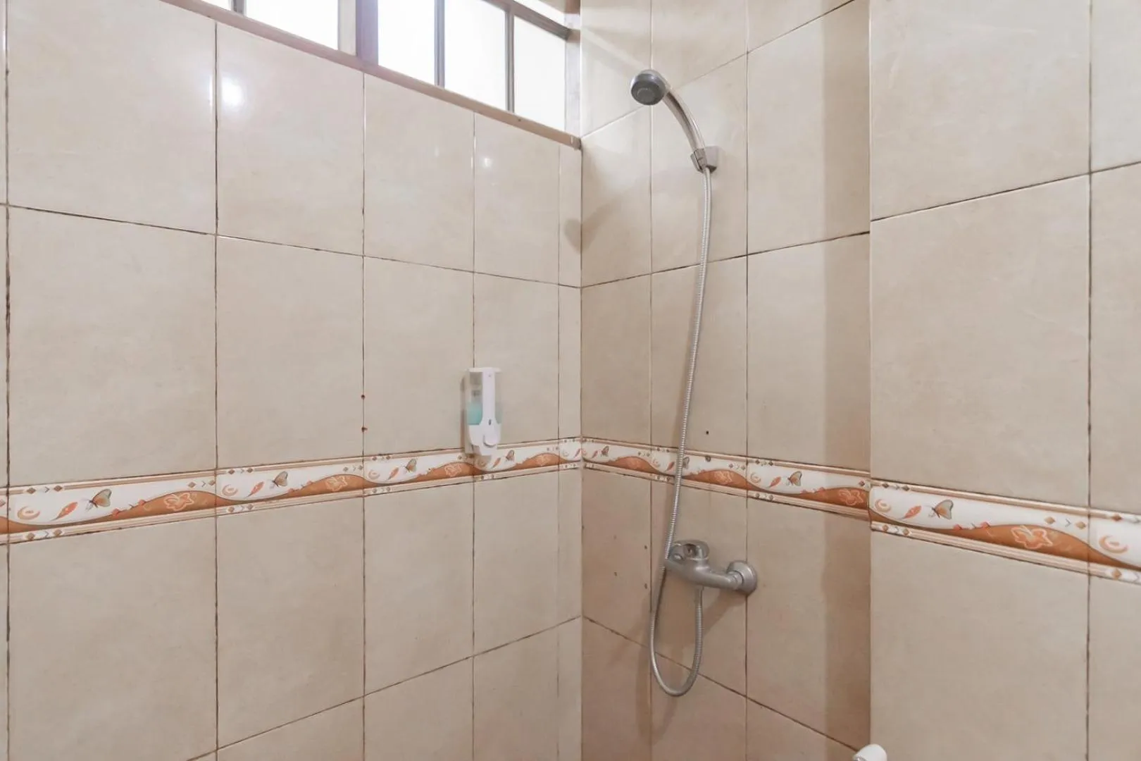 Bathroom in Sans Hotel Cihampelas Bandung