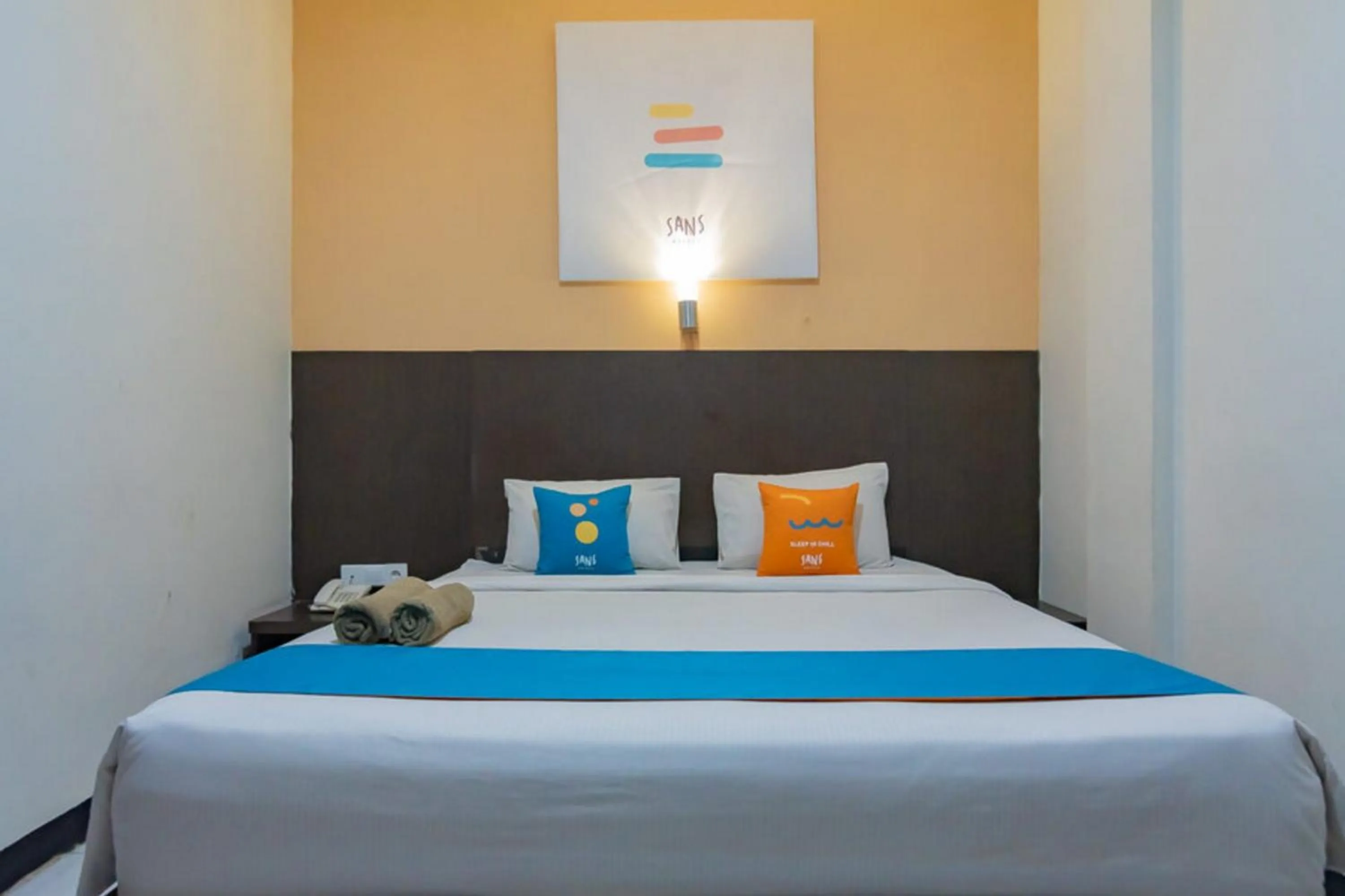 Bedroom in Sans Hotel Cihampelas Bandung