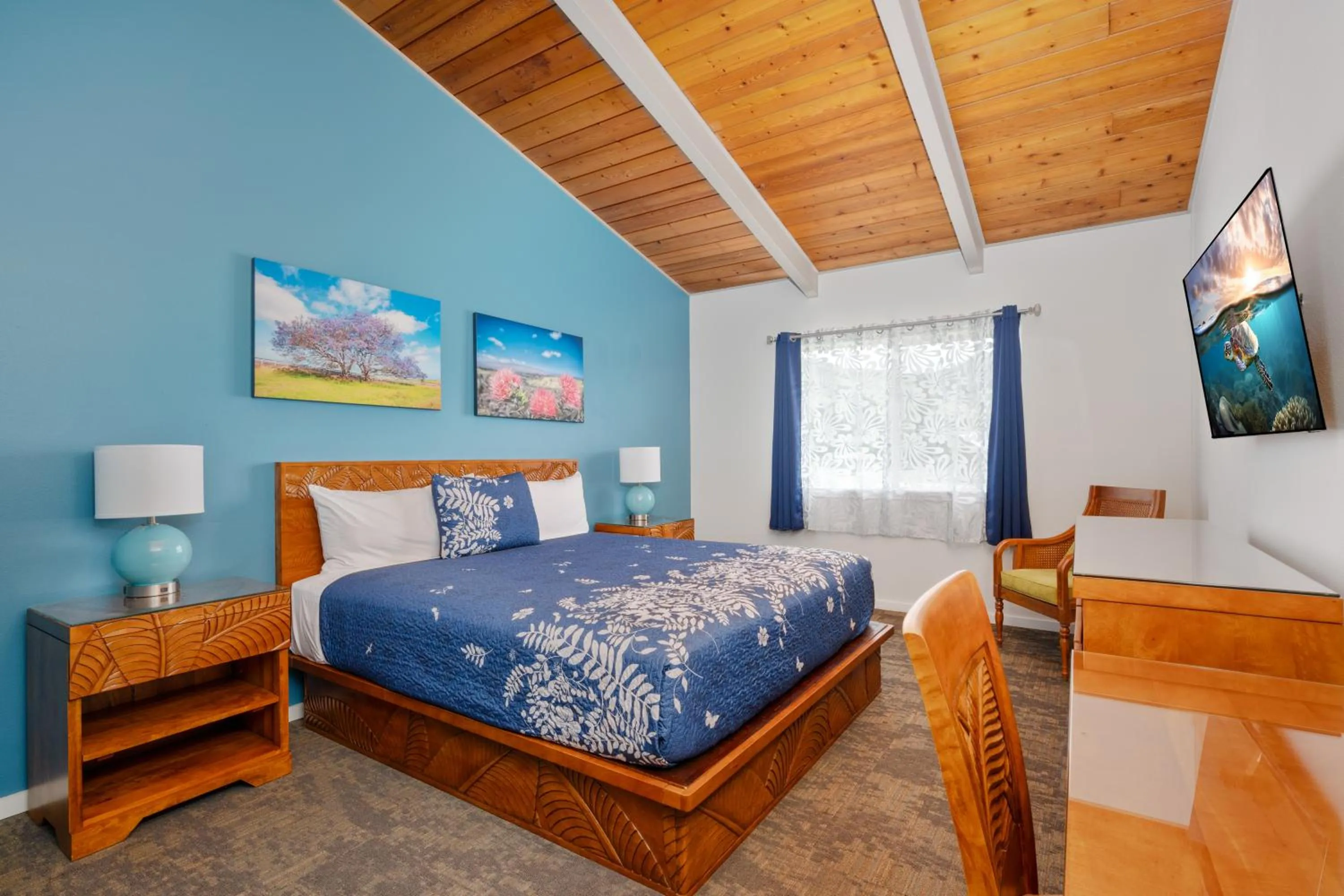 Bed in Castle Waimea Country Lodge