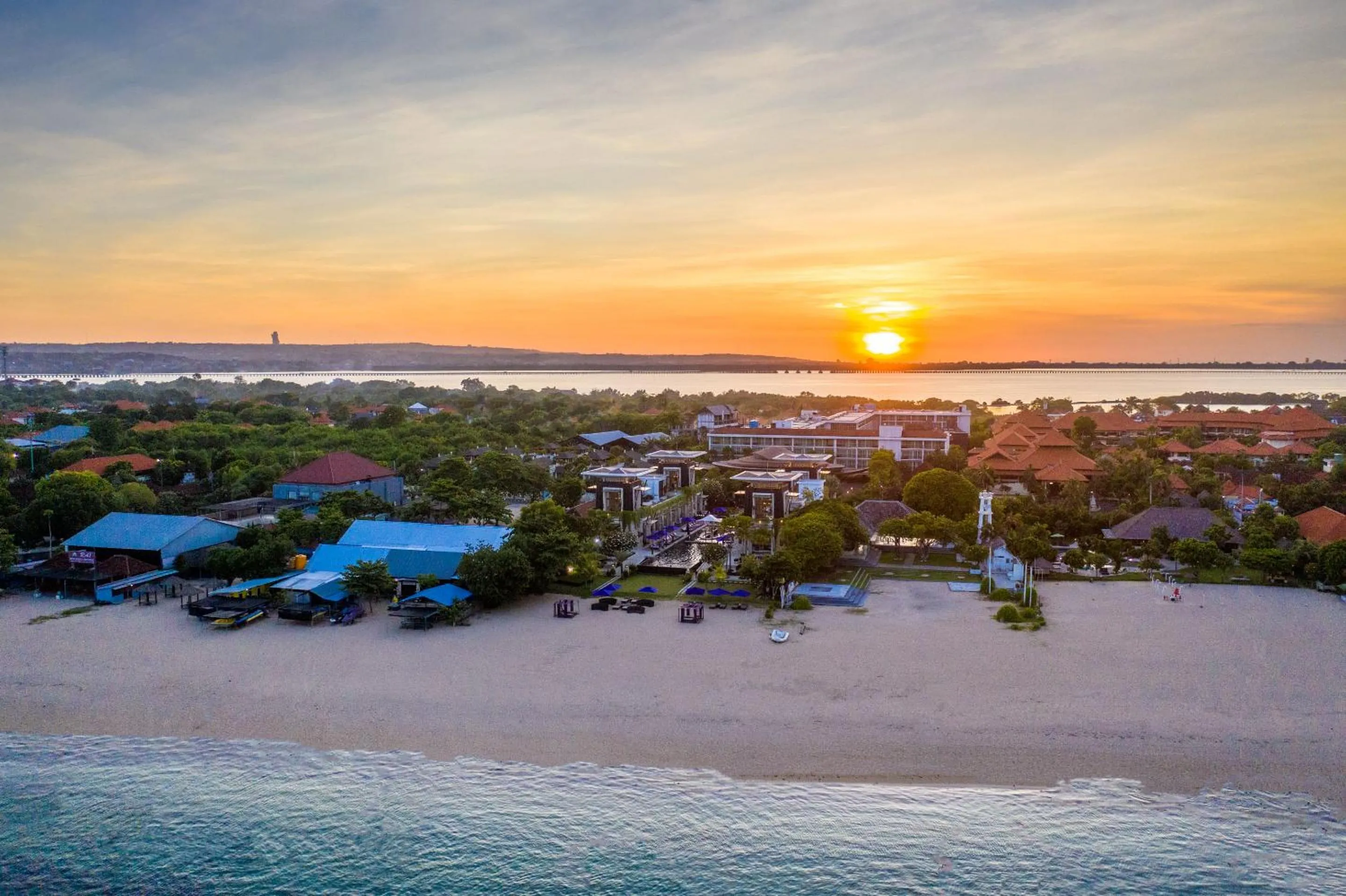 Restaurant/places to eat in The Sakala Resort Bali All Suites