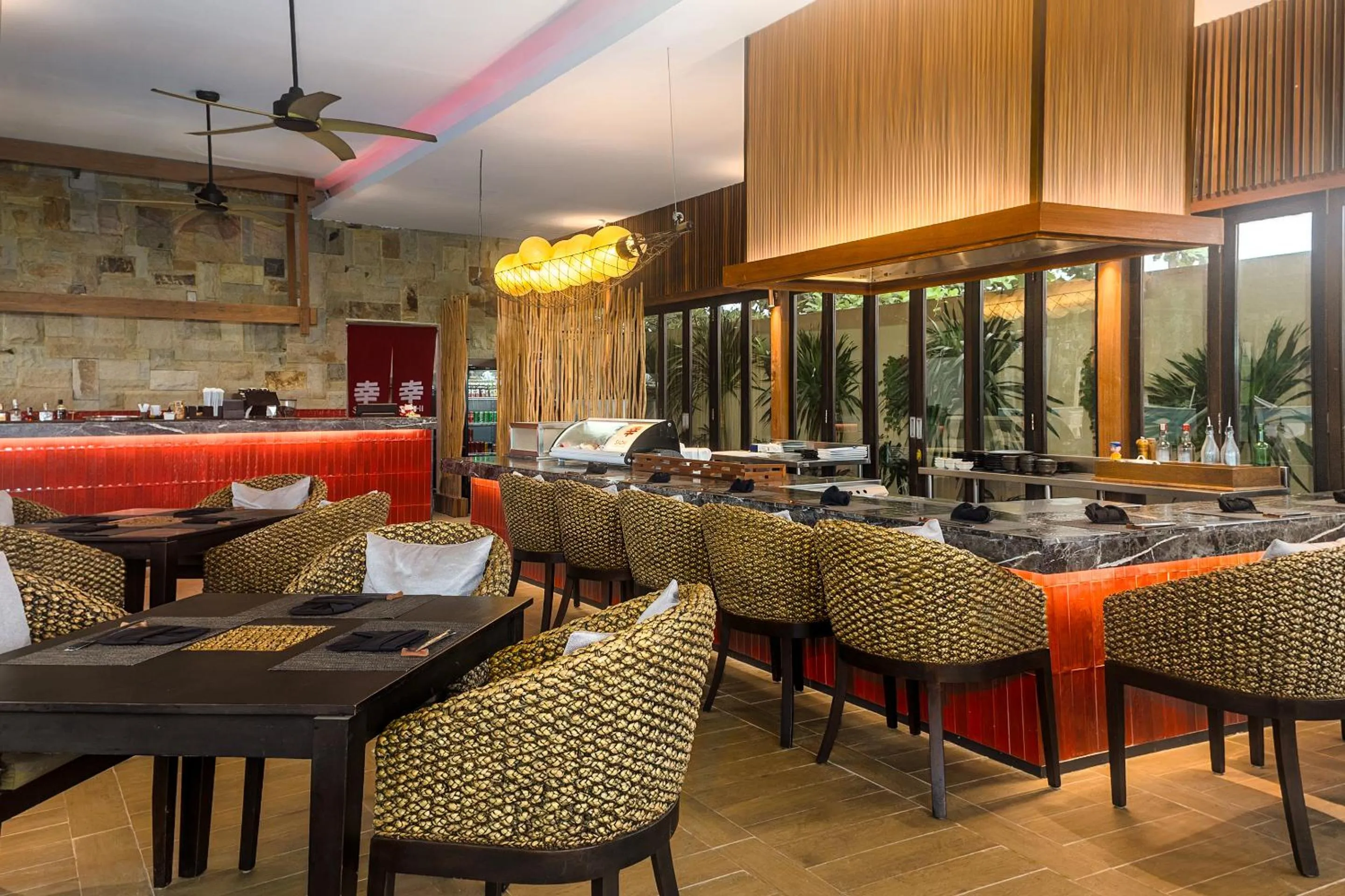 Restaurant/places to eat in The Sakala Resort Bali All Suites