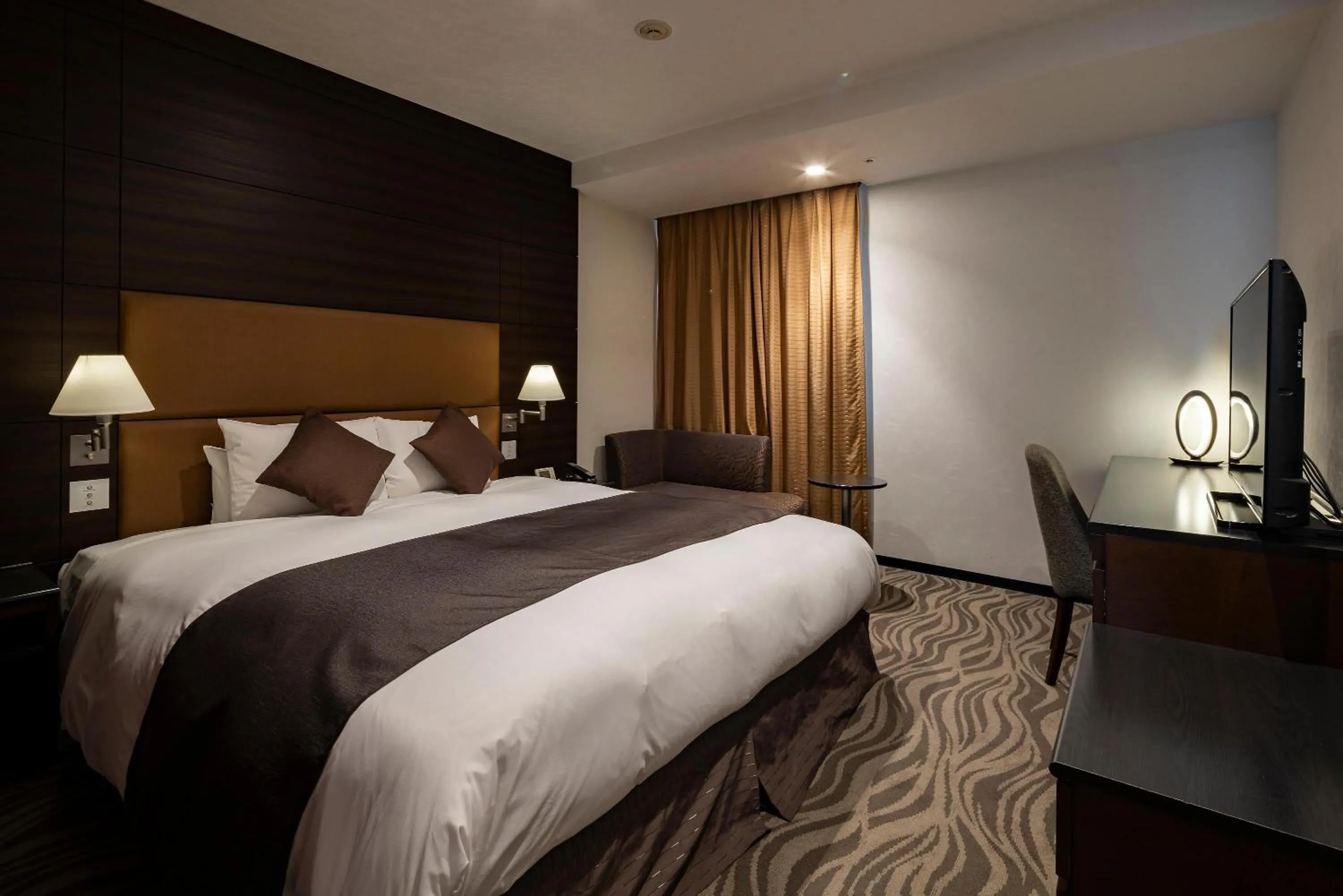 Photo of the whole room, Bed in Hotel Metropolitan Takasaki