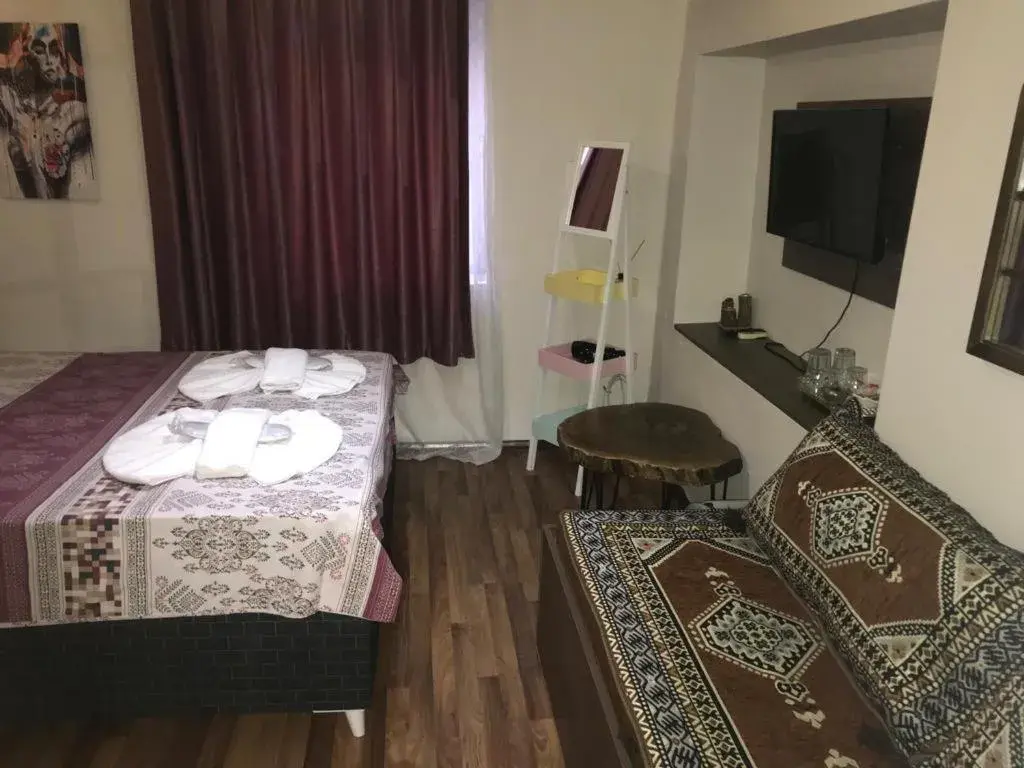 Economy Triple Room in Marmara House&Apartments Economy Triple Room in Marmara House&Apartments