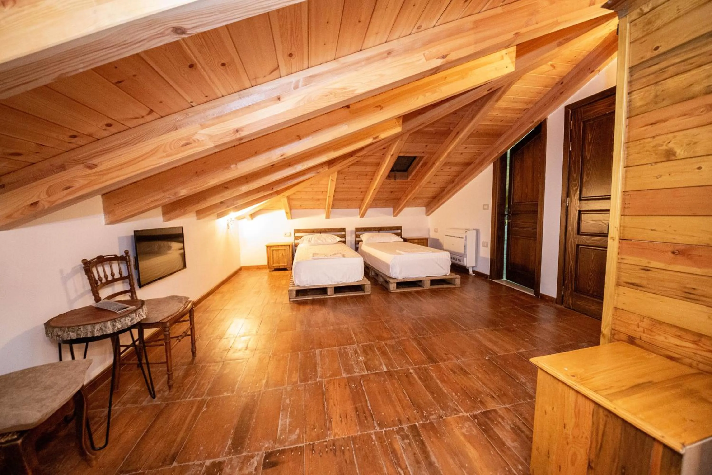 Photo of the whole room, Bed in Berati Castle Hotel