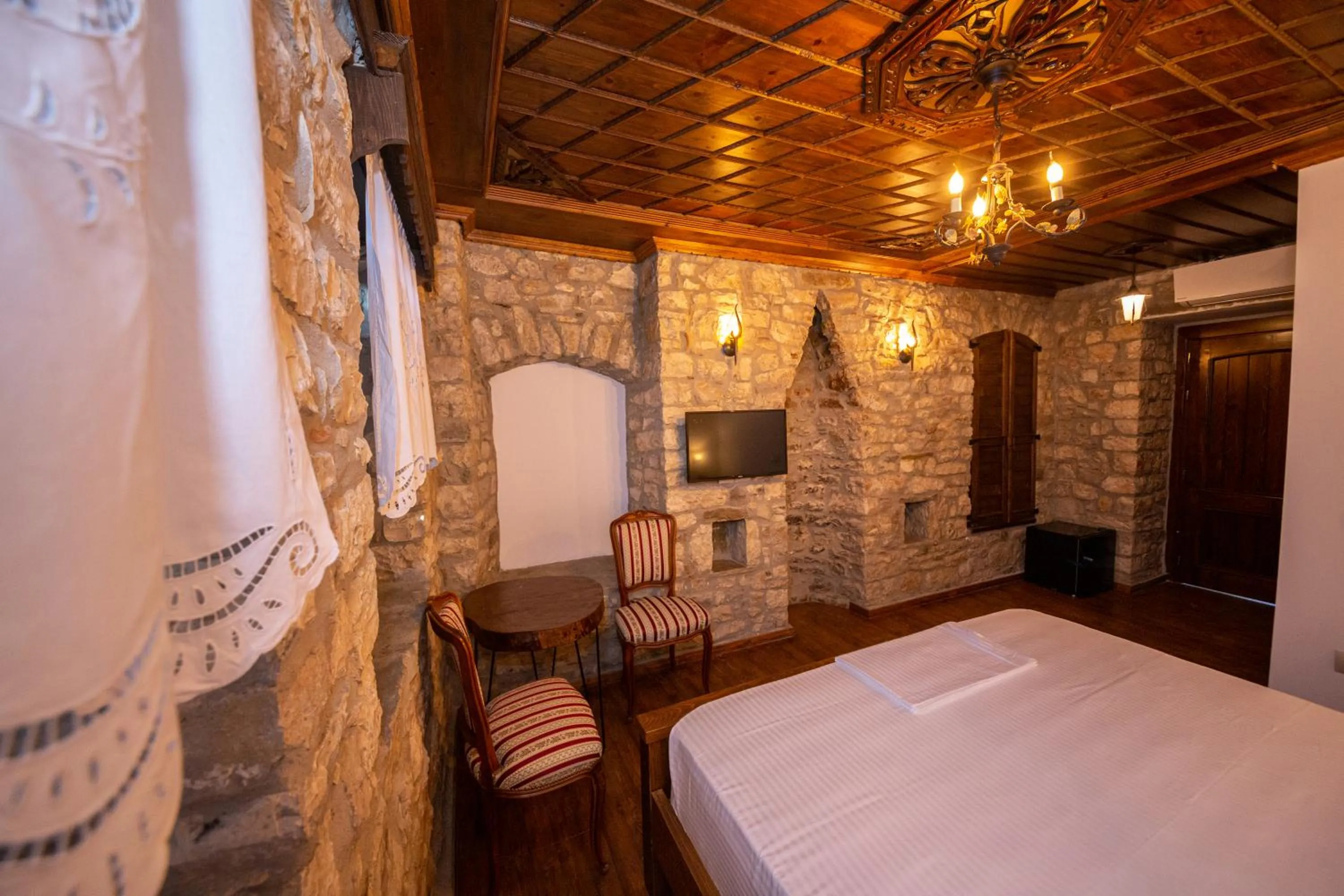Photo of the whole room, Bed in Berati Castle Hotel
