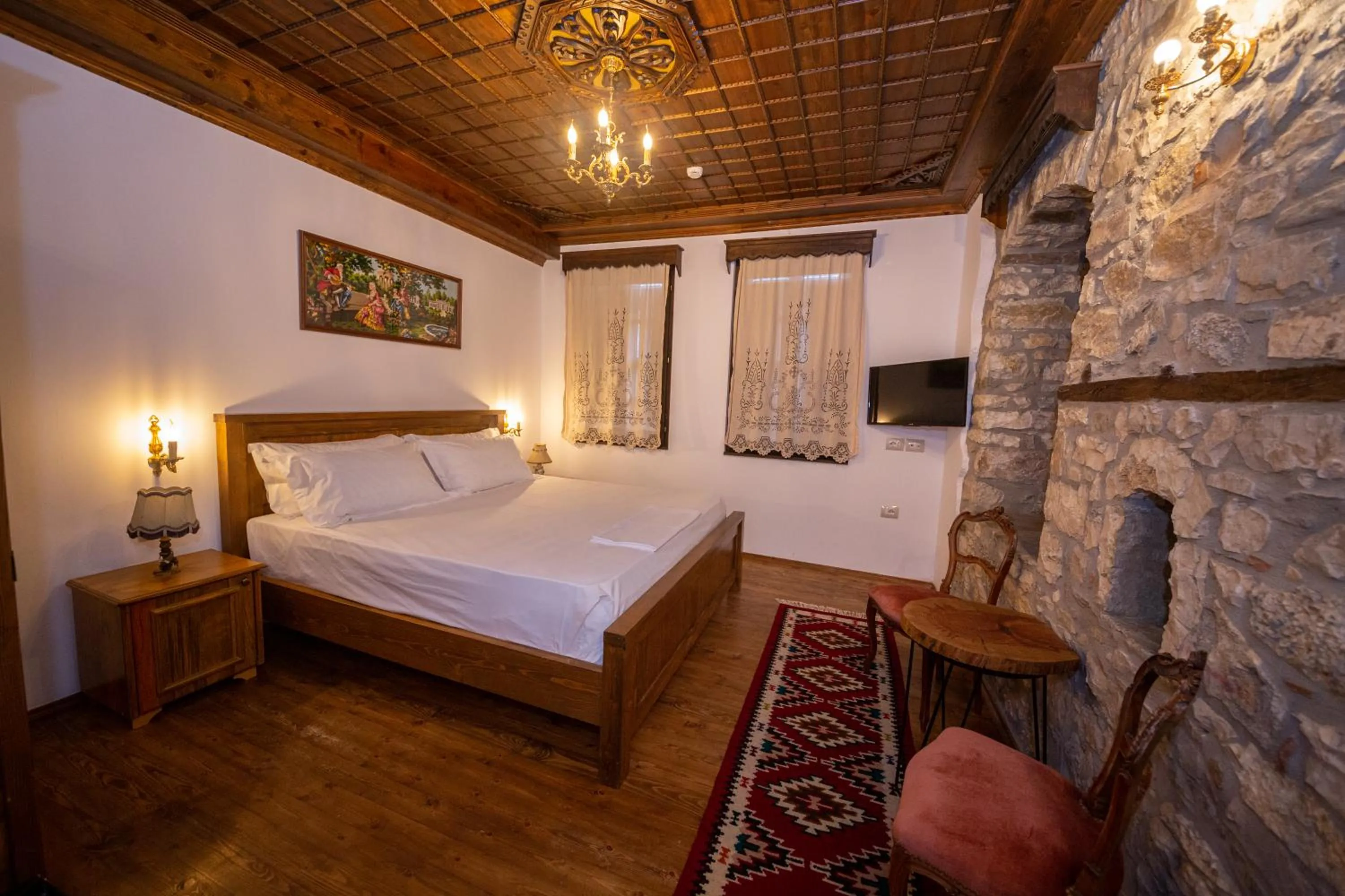 Photo of the whole room, Bed in Berati Castle Hotel