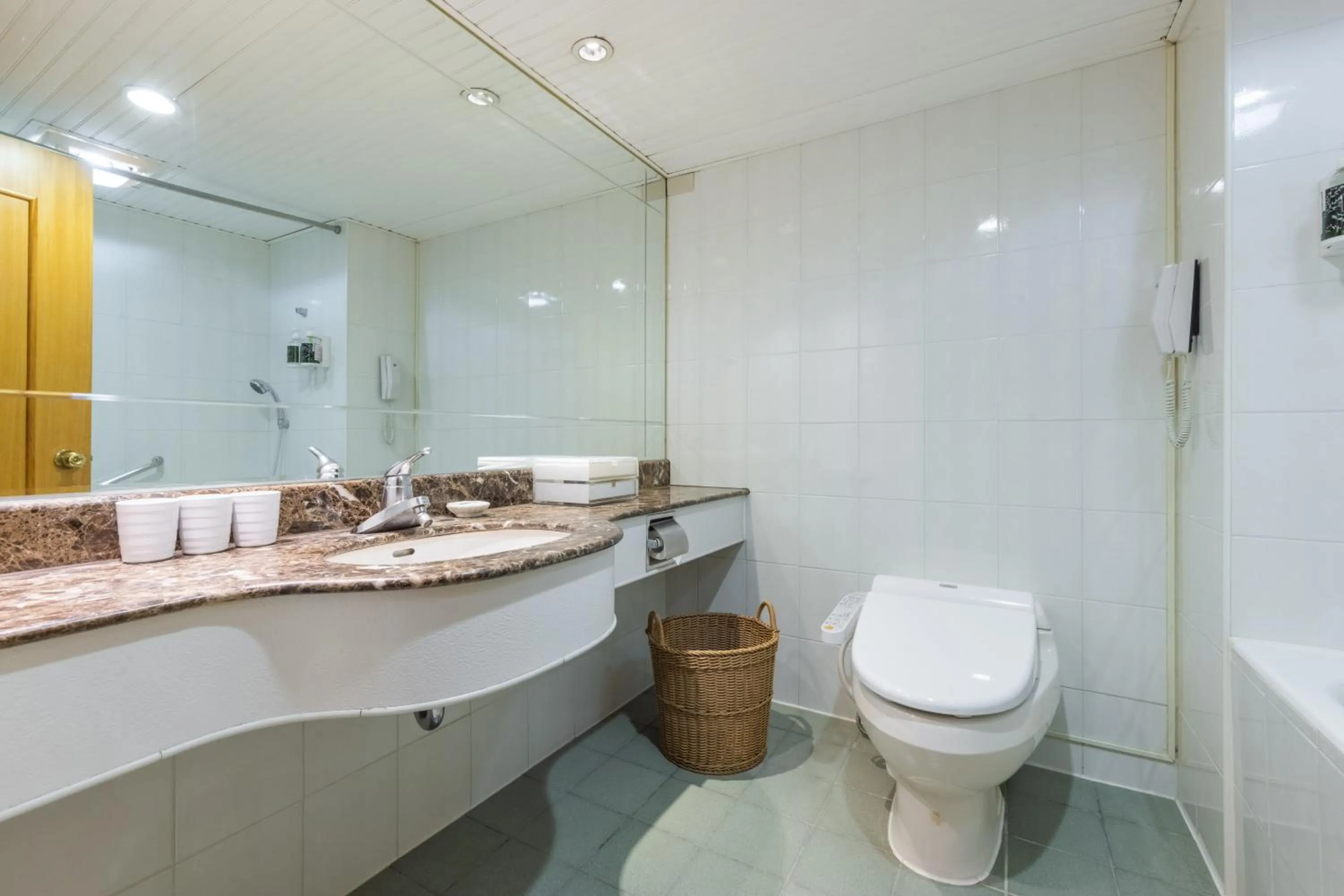 Bathroom in Taoyuan Yuehua Hotel & Golf Club