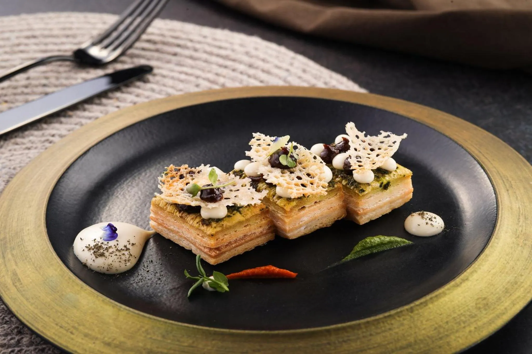 Restaurant/places to eat in Crowne Plaza Greater Noida by IHG