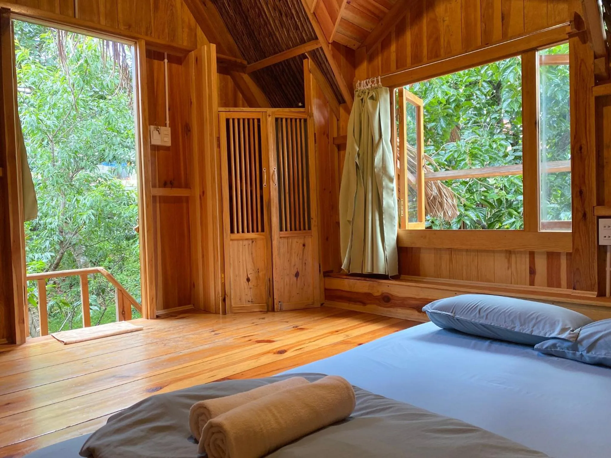 View (from property/room), Bed in Đà Lạt Củi Homestay