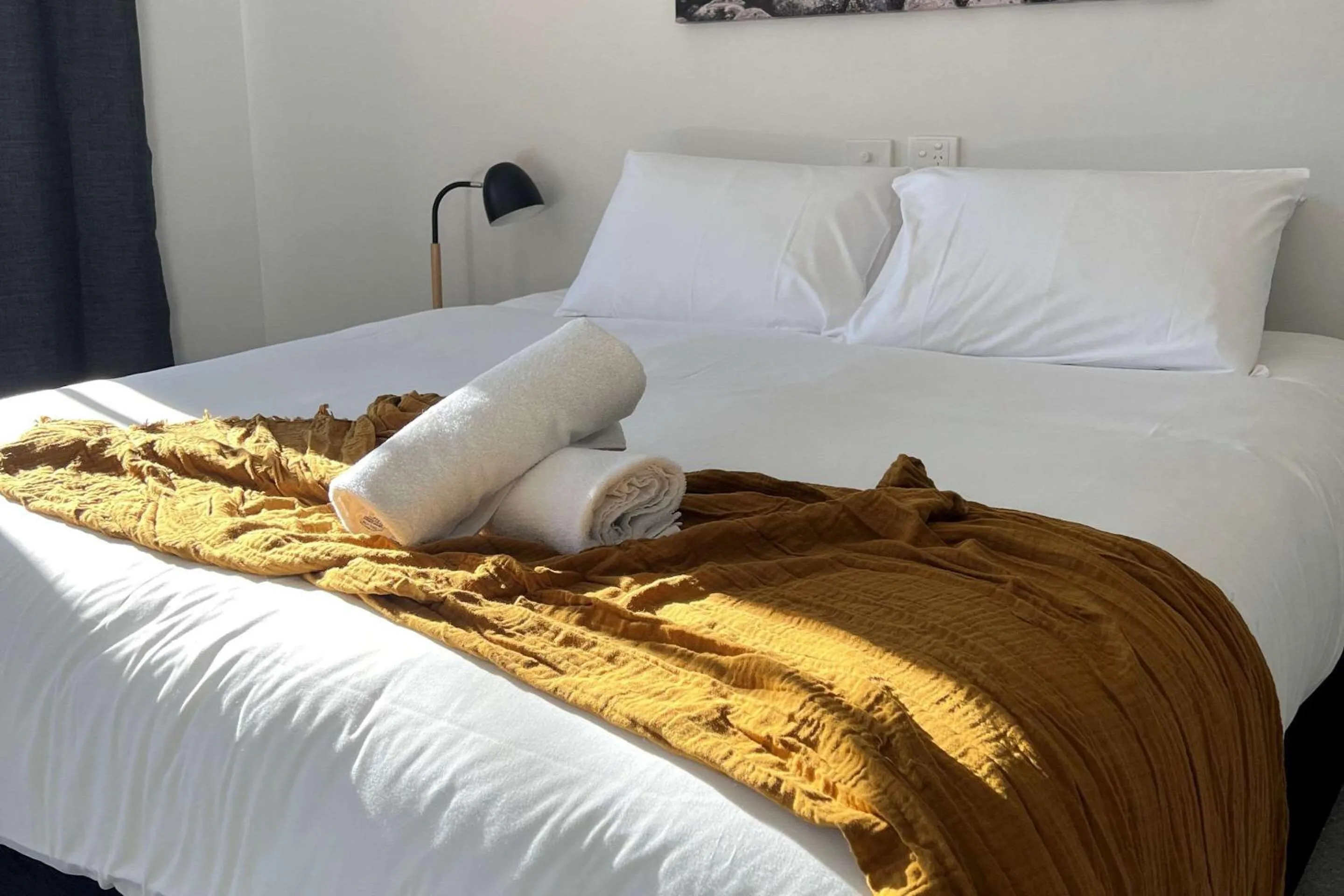 Bedroom, Bed in Comfort Inn Centrepoint Motel