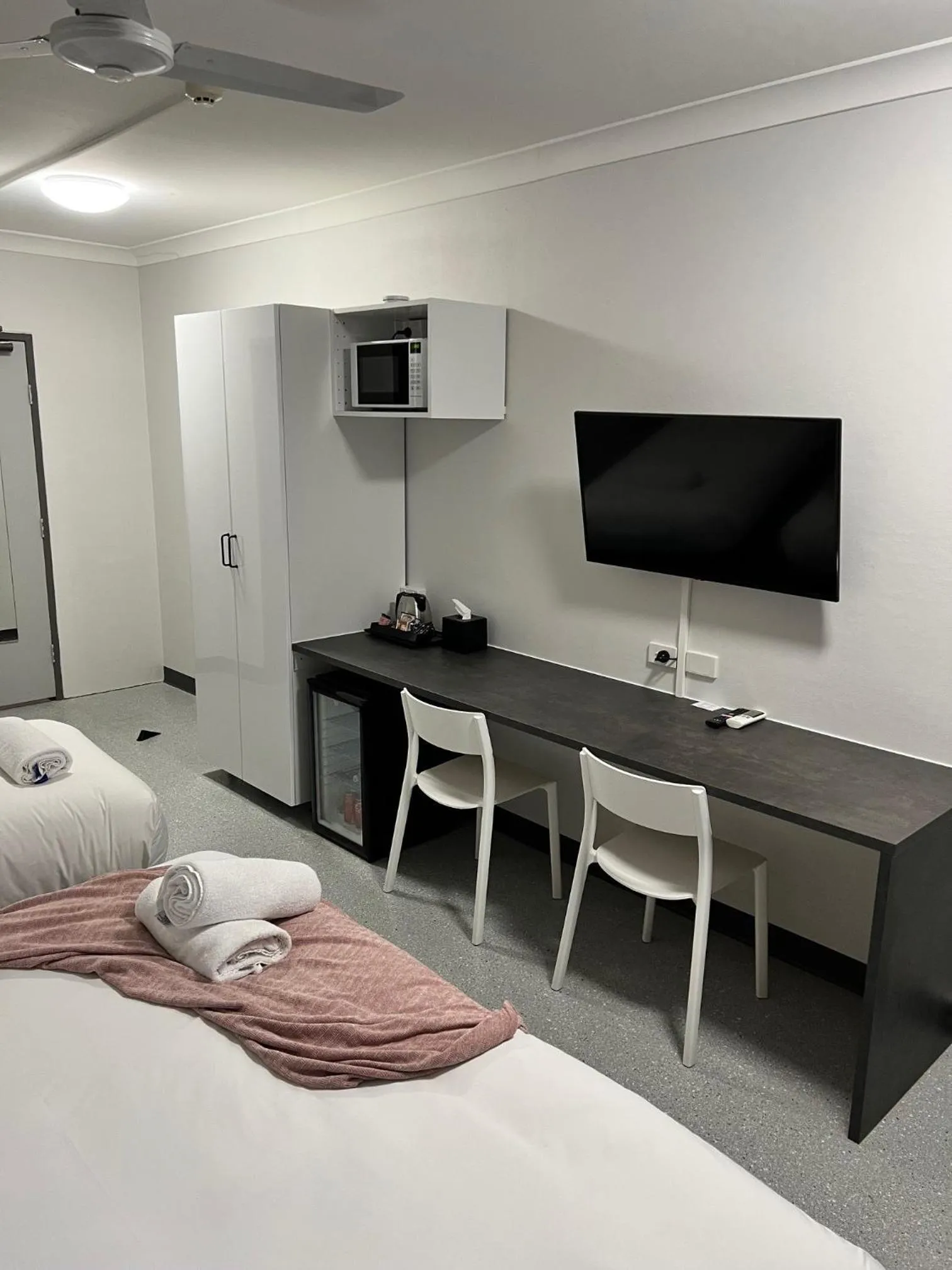 Bed in Comfort Inn Centrepoint Motel