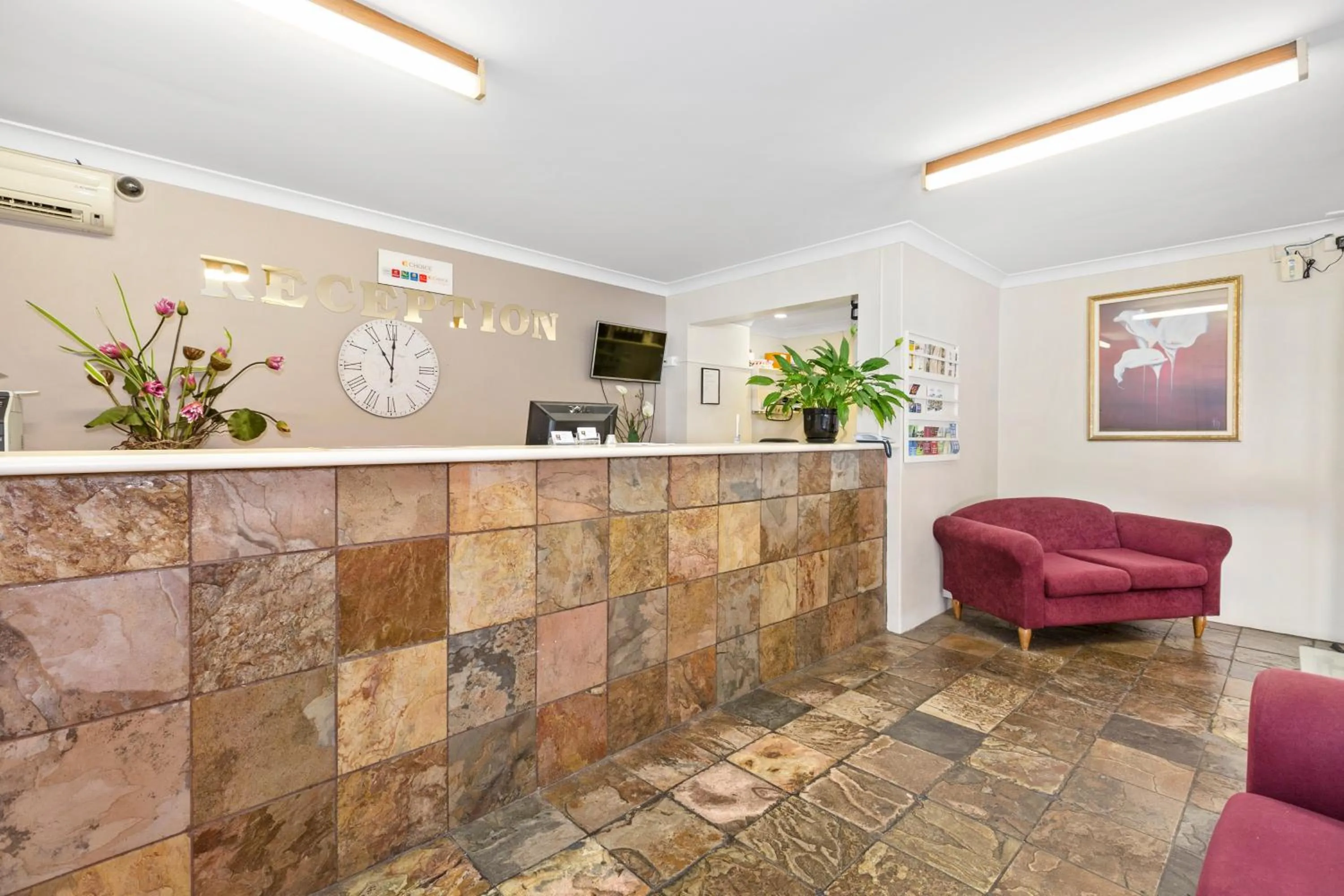 Lobby or reception in Comfort Inn Centrepoint Motel