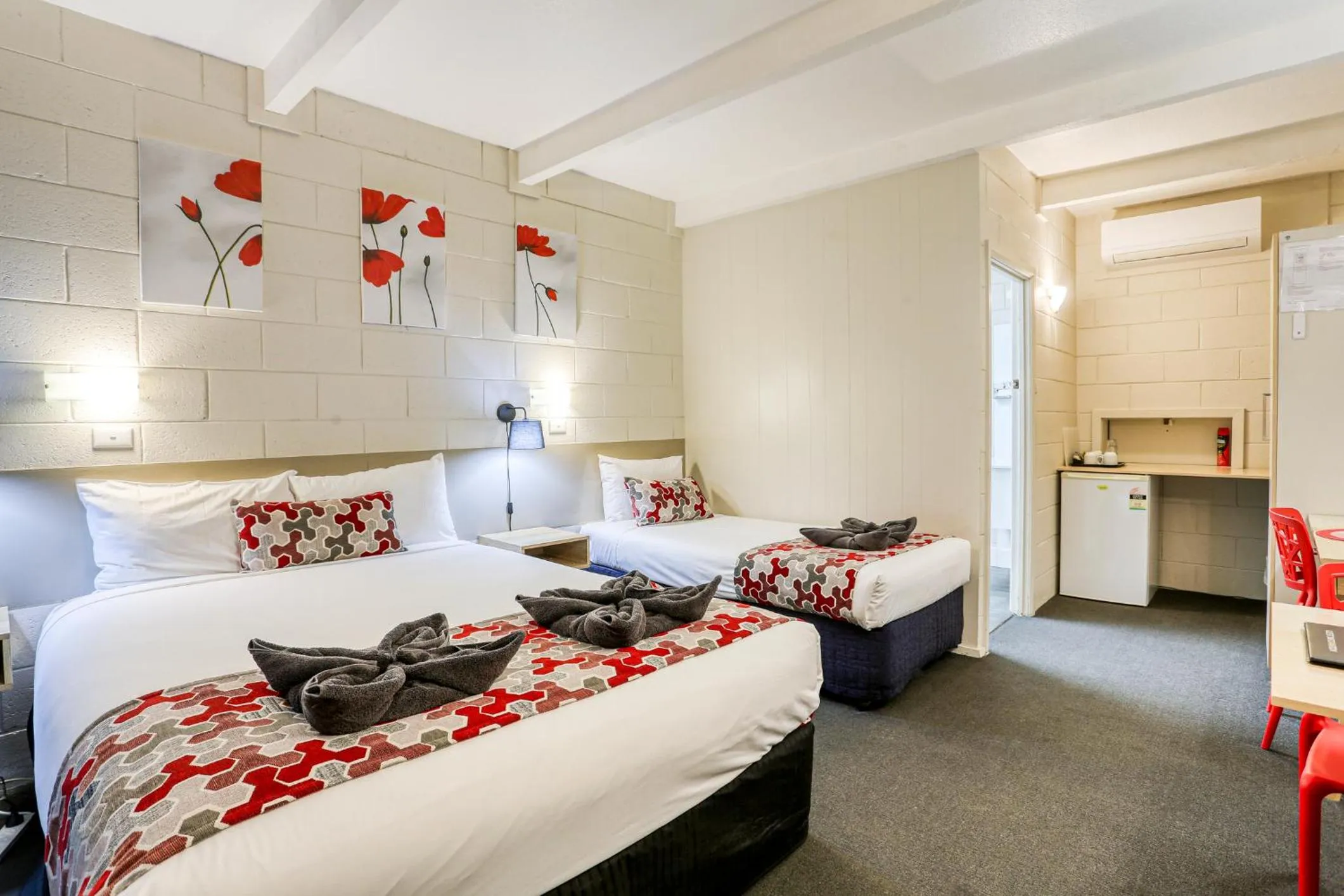 Bed in Castle Creek Motor Inn Euroa