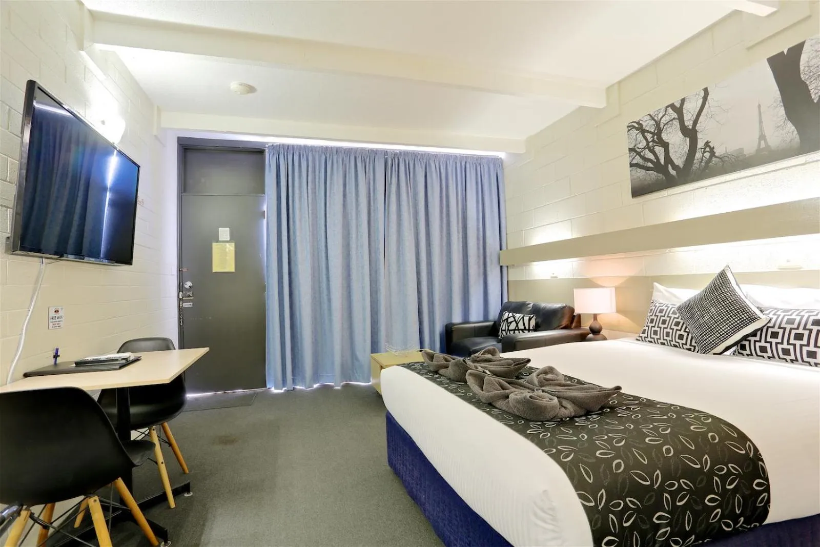 Bed in Castle Creek Motor Inn Euroa