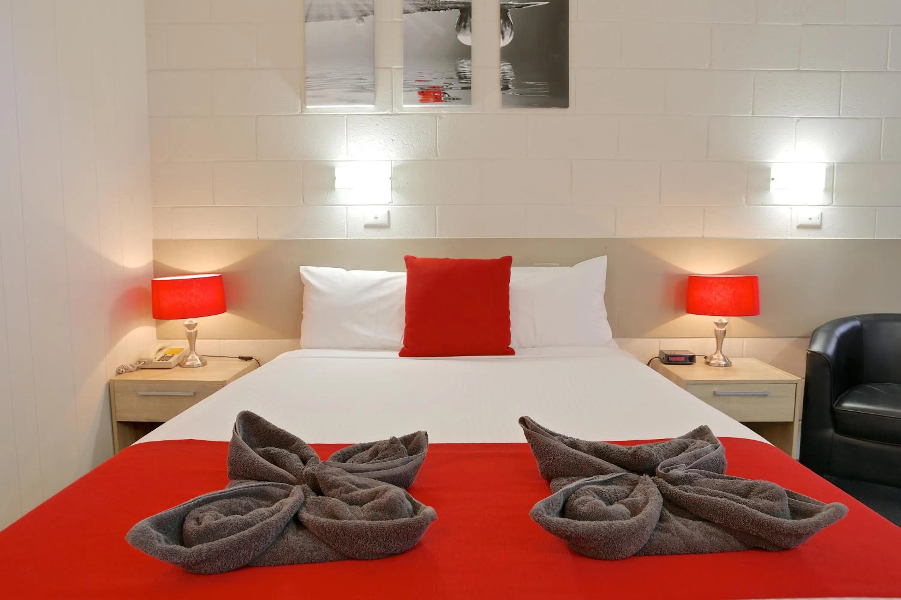 Bed in Castle Creek Motor Inn Euroa