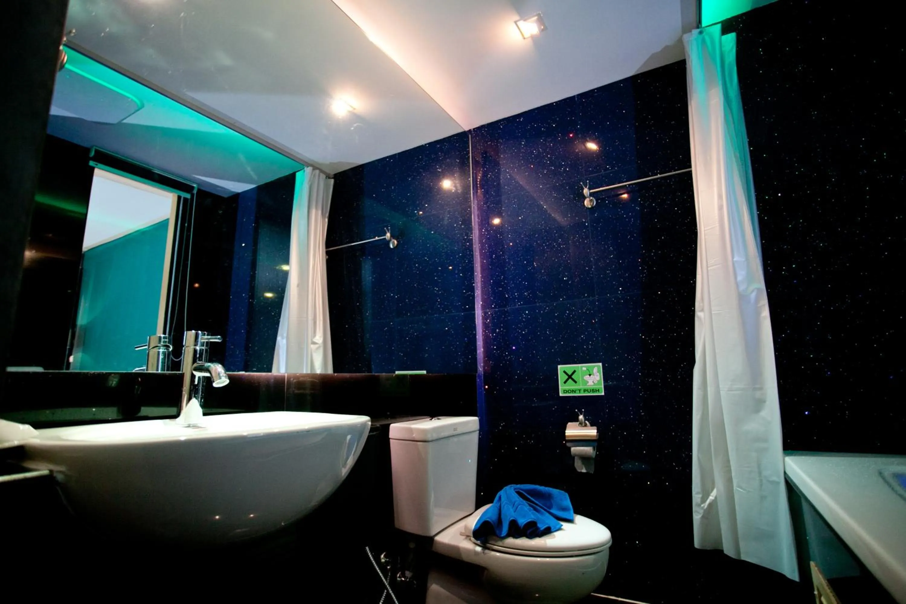 Bathroom in Sea Cono Hotel