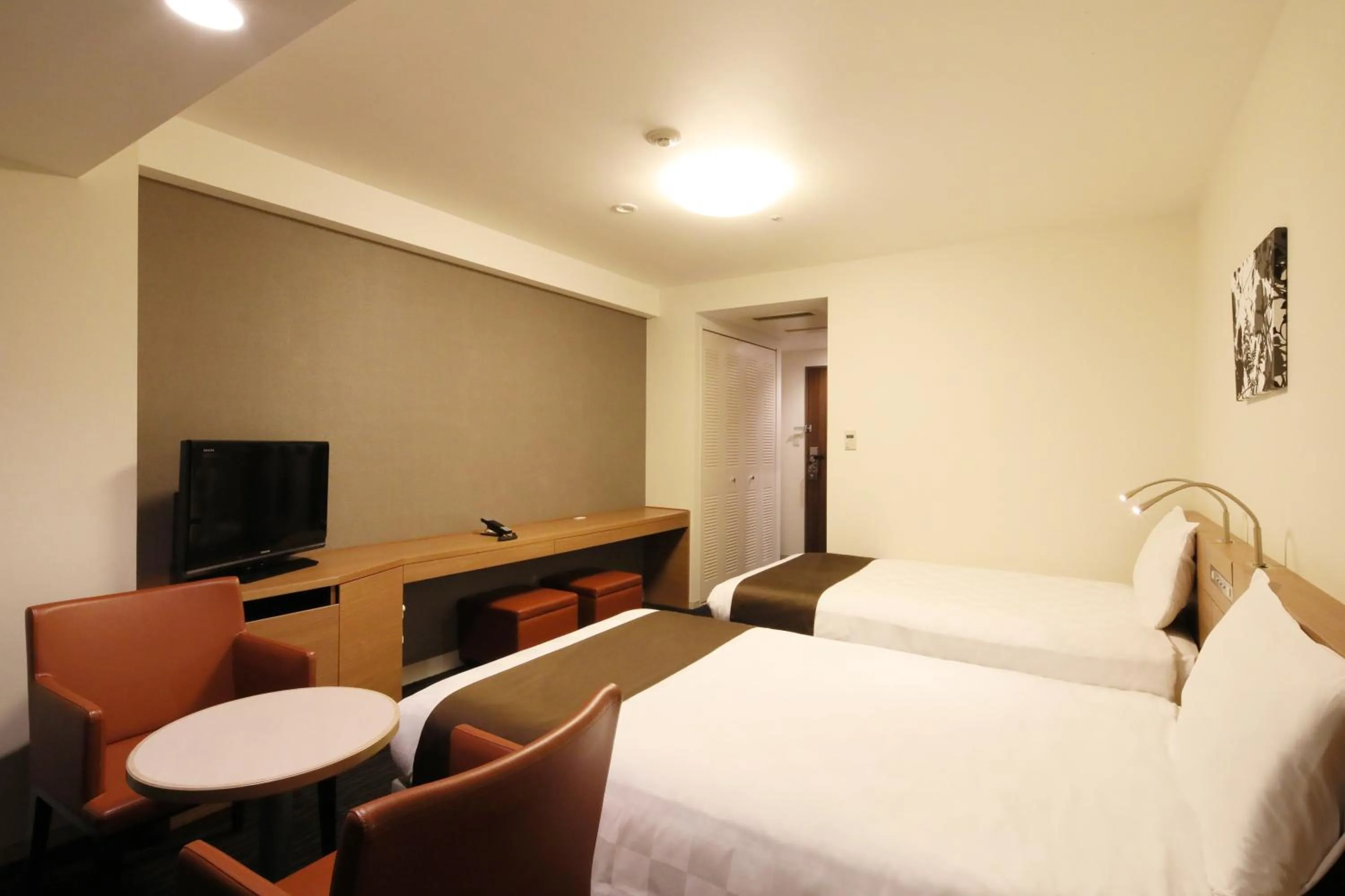 Photo of the whole room, Bed in Hiroshima Tokyu REI Hotel