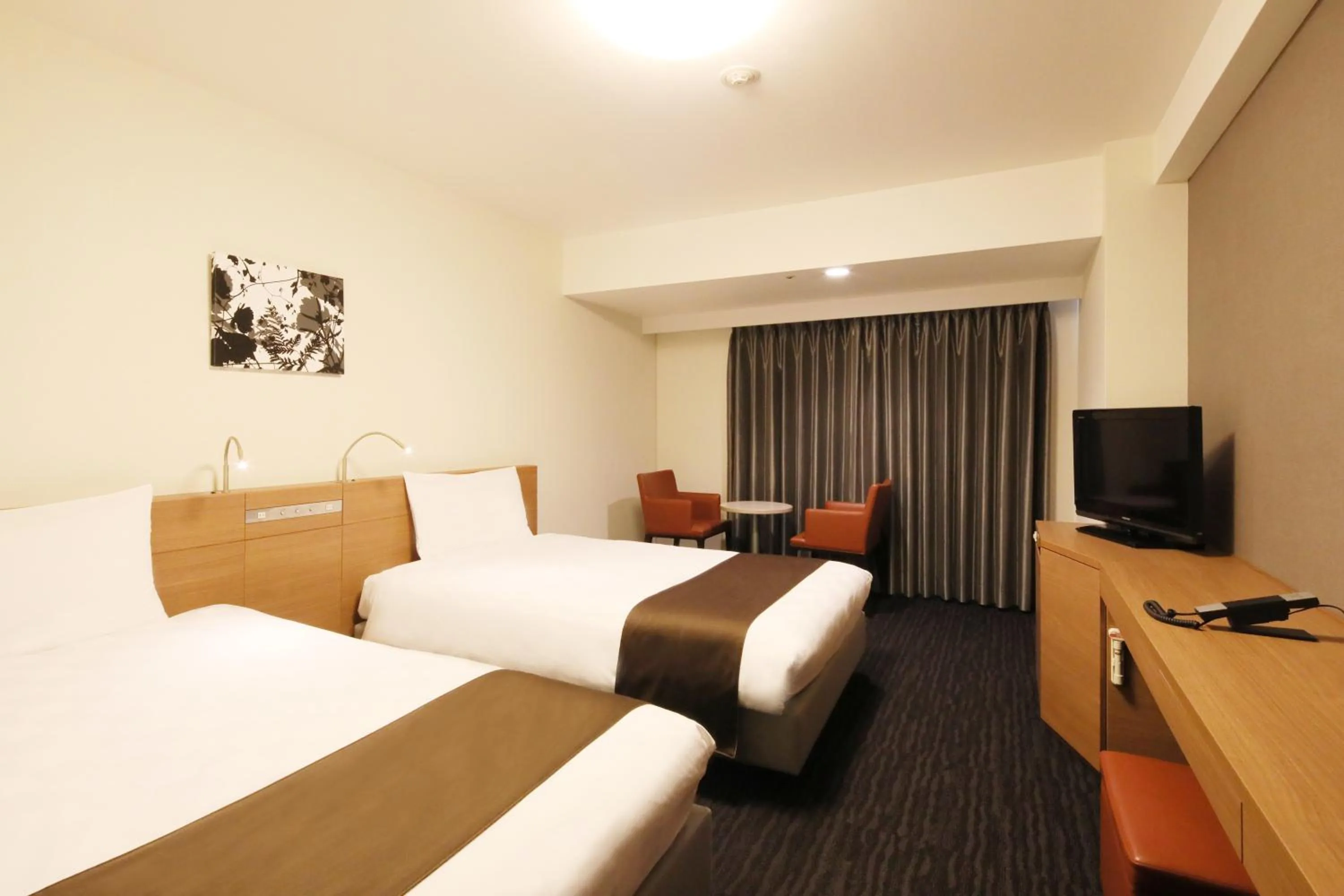 Photo of the whole room, Bed in Hiroshima Tokyu REI Hotel