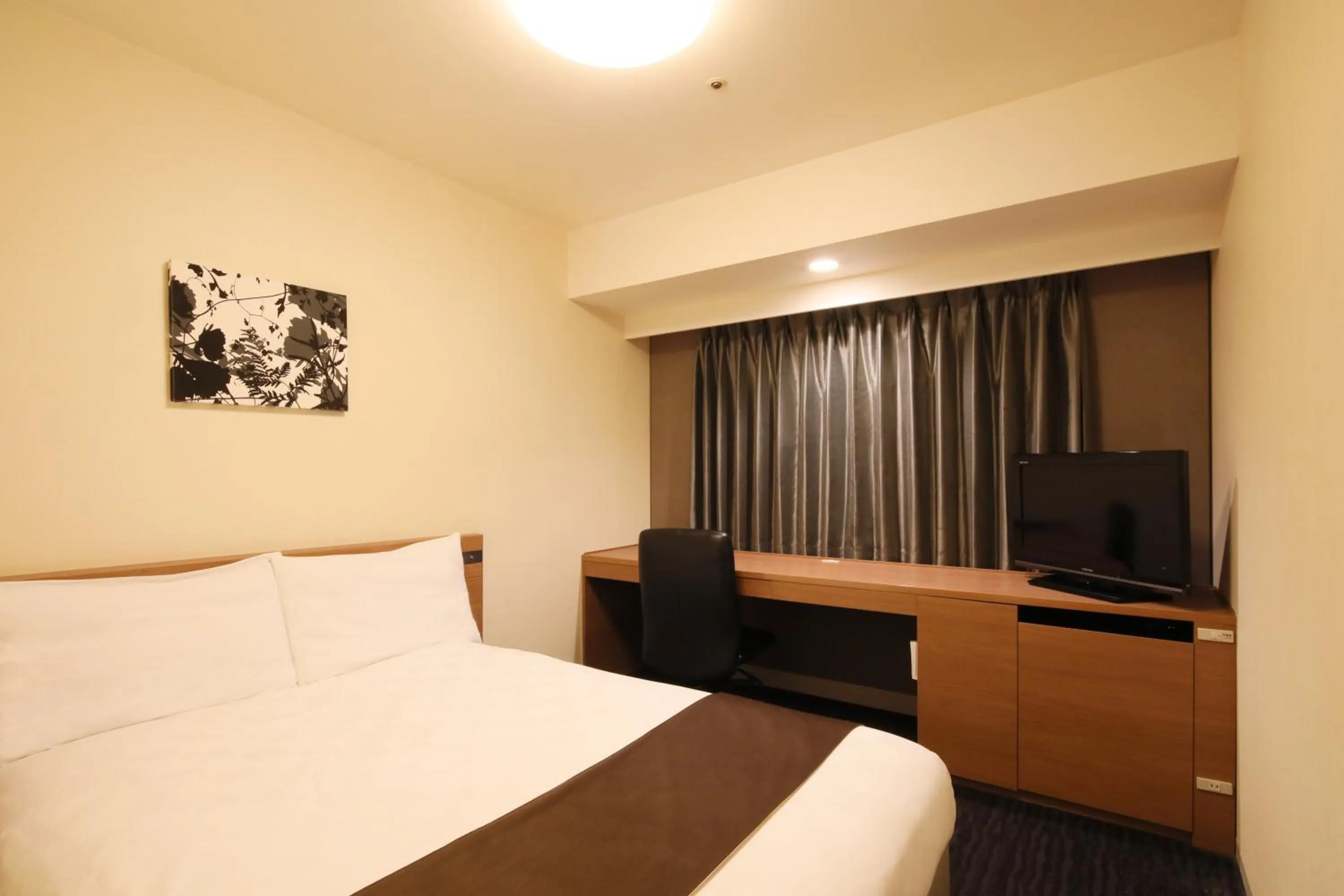 Photo of the whole room, Bed in Hiroshima Tokyu REI Hotel
