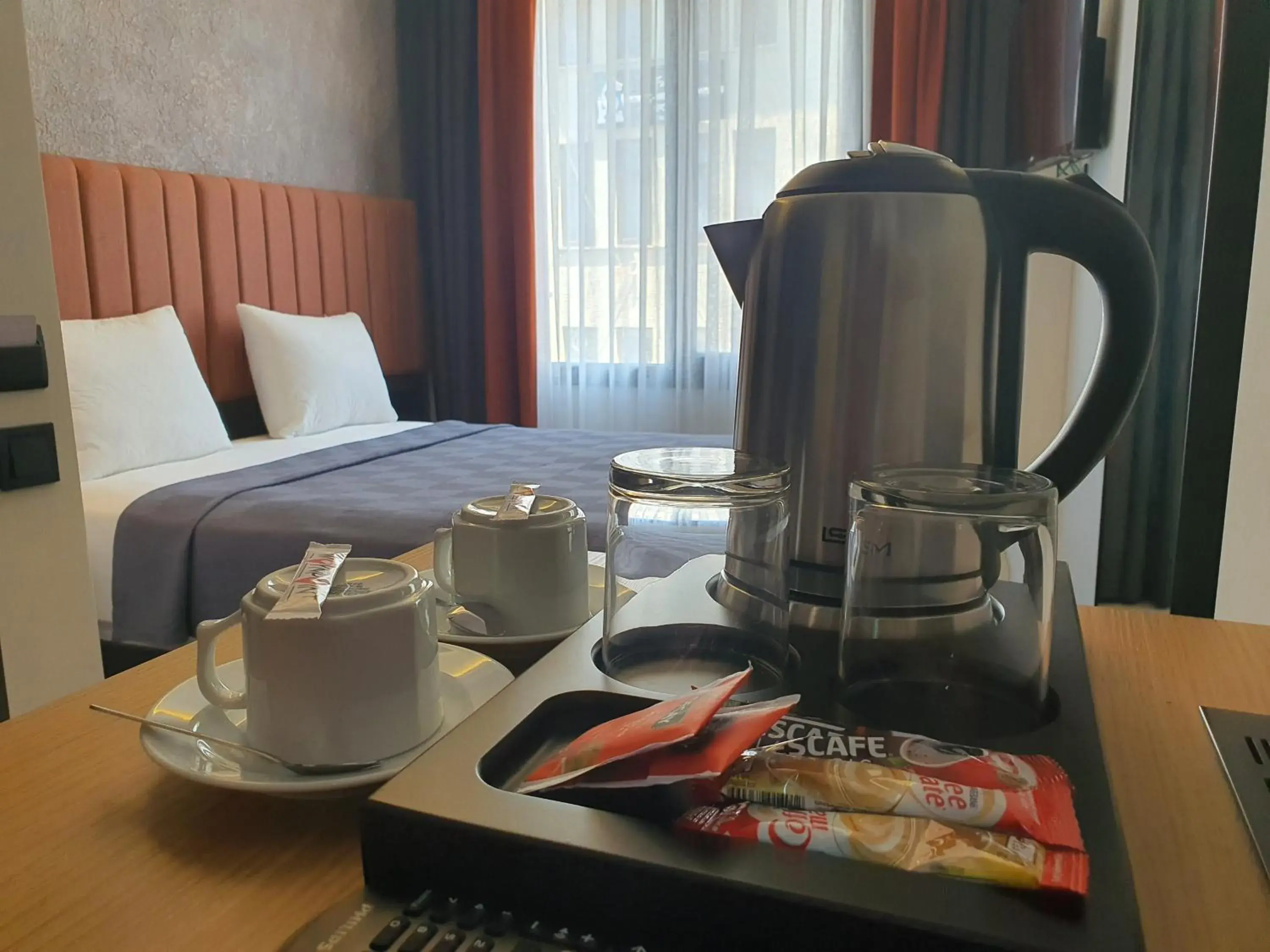 Small Double Room in Woynpoint Hotel&Cafe Small Double Room in Woynpoint Hotel&Cafe