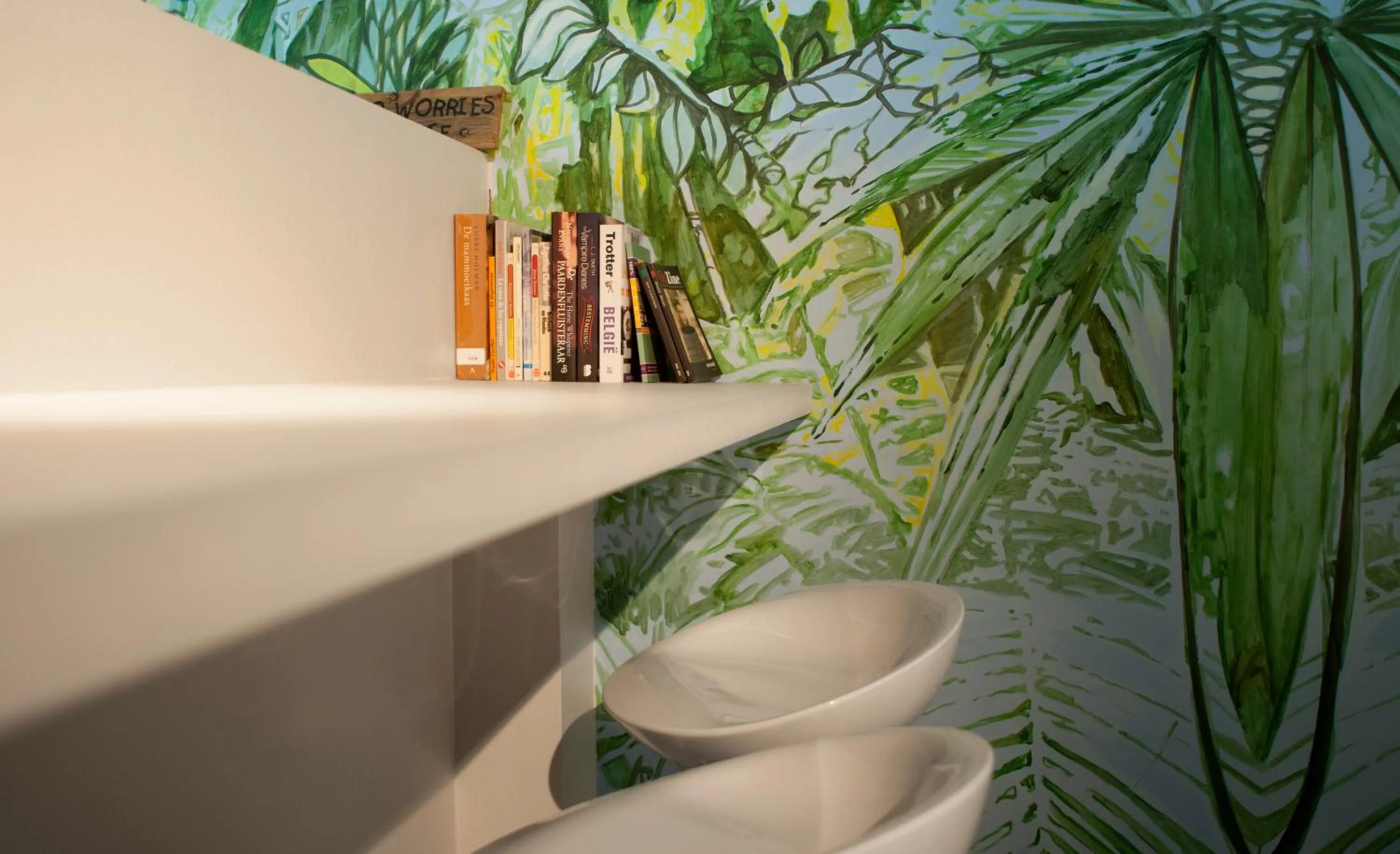 Communal lounge/ TV room in KaBa Hostel