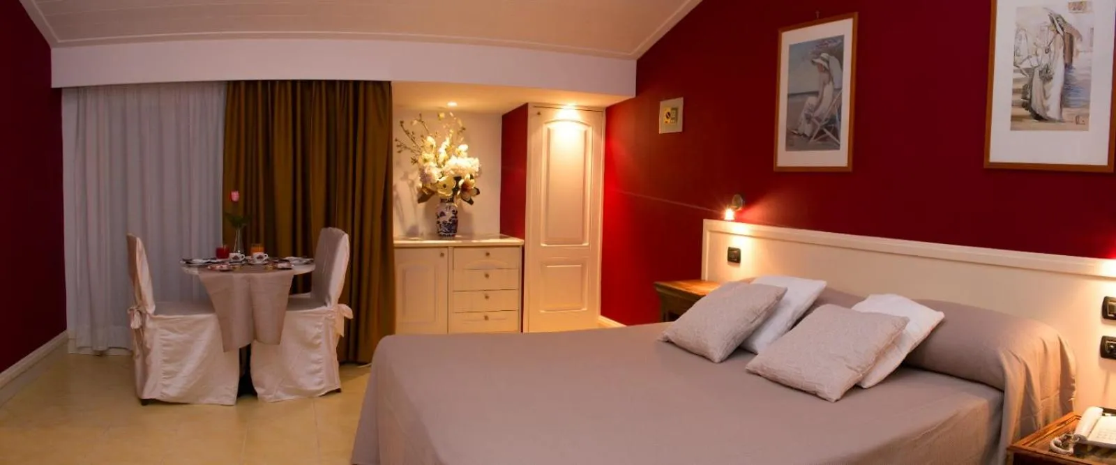 Bed in Hotel Mediterraneo