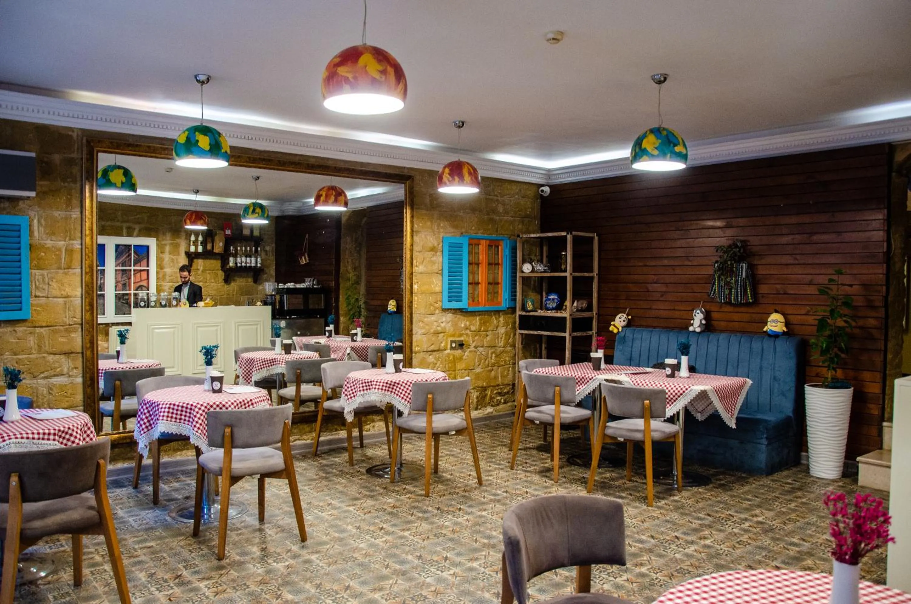Restaurant/places to eat in Qala Hotel