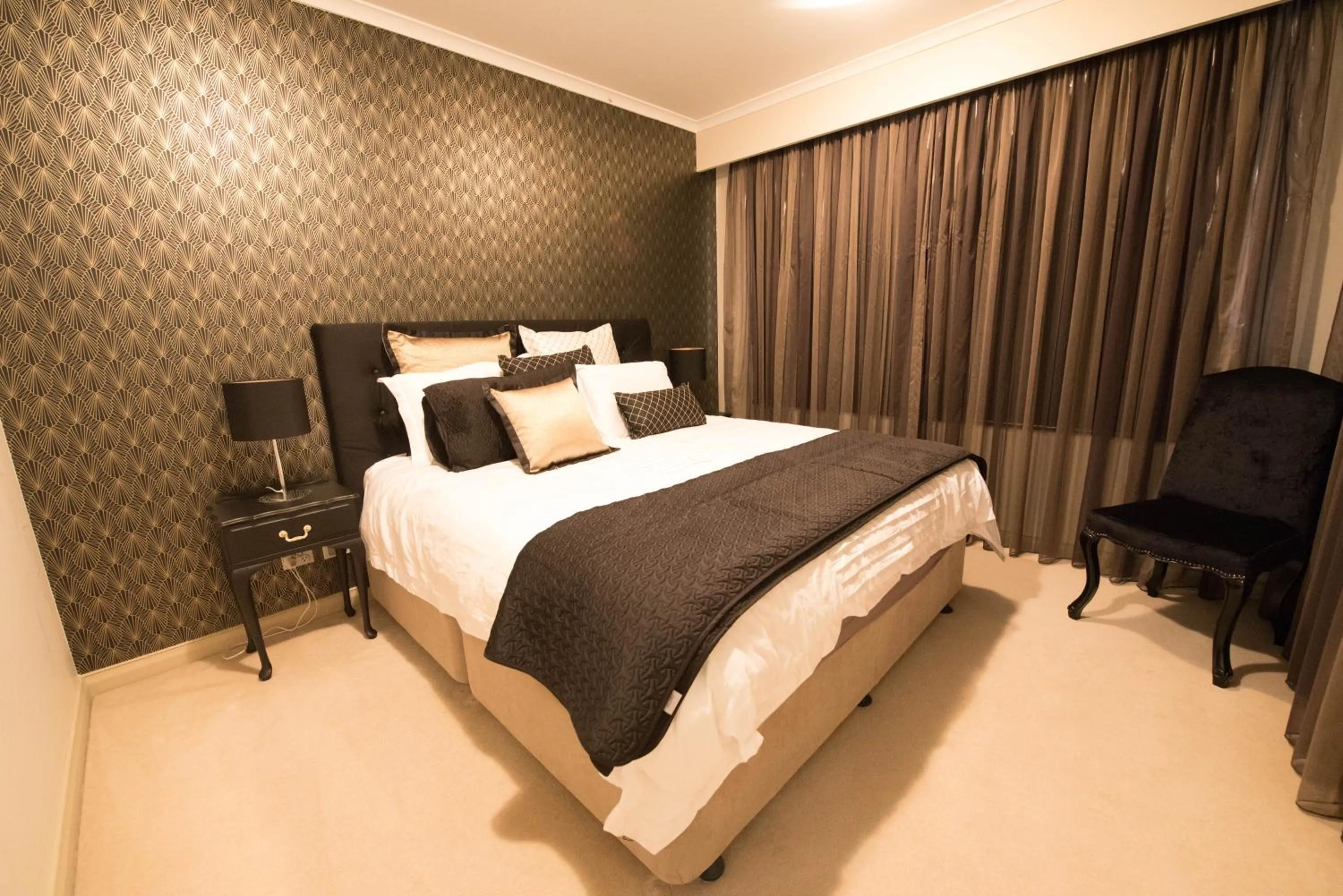 Bed in Darling Harbour Getaway