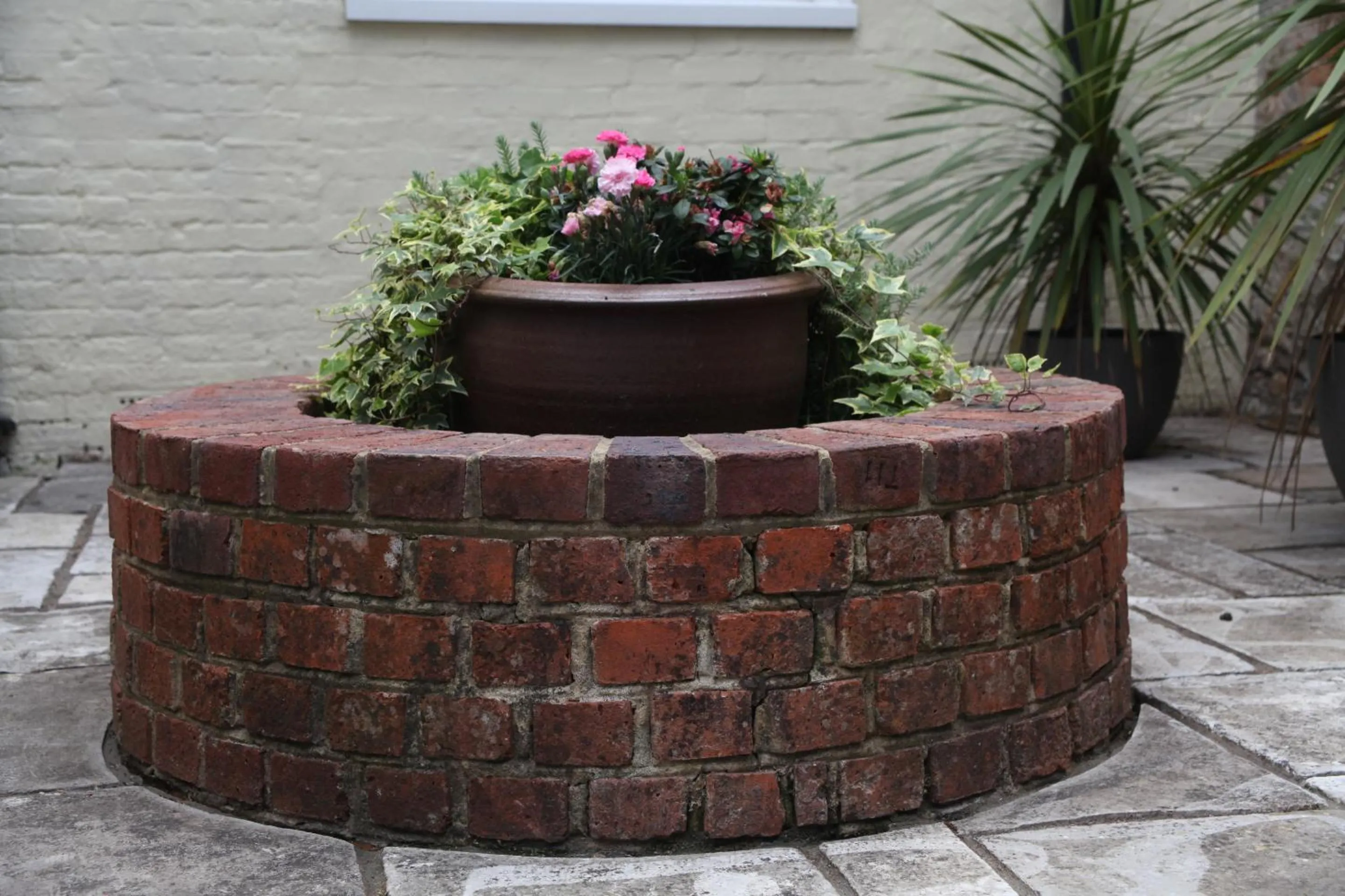 Garden in East Walls Hotel