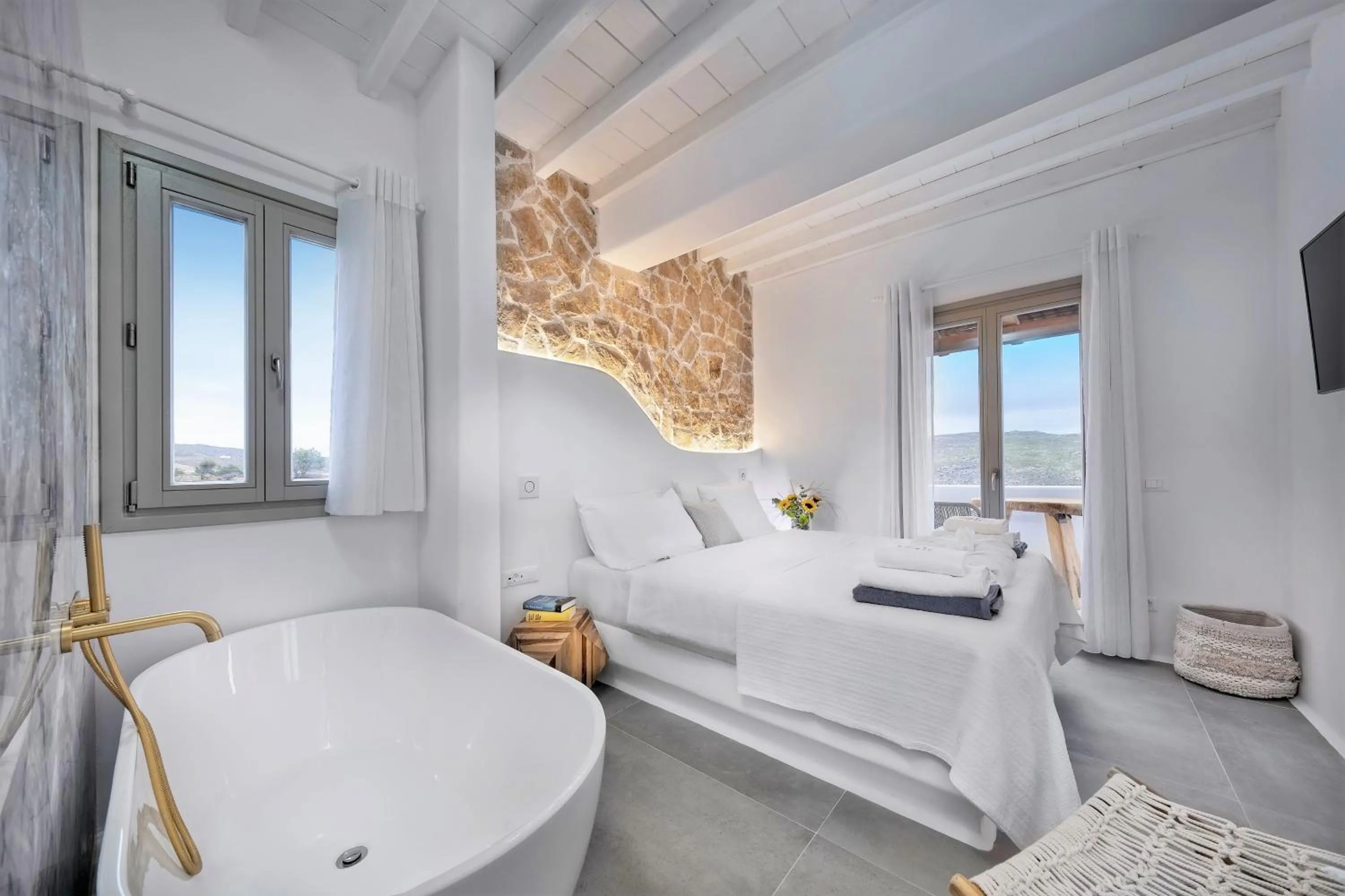 Bedroom, Bed in Legendary Suites