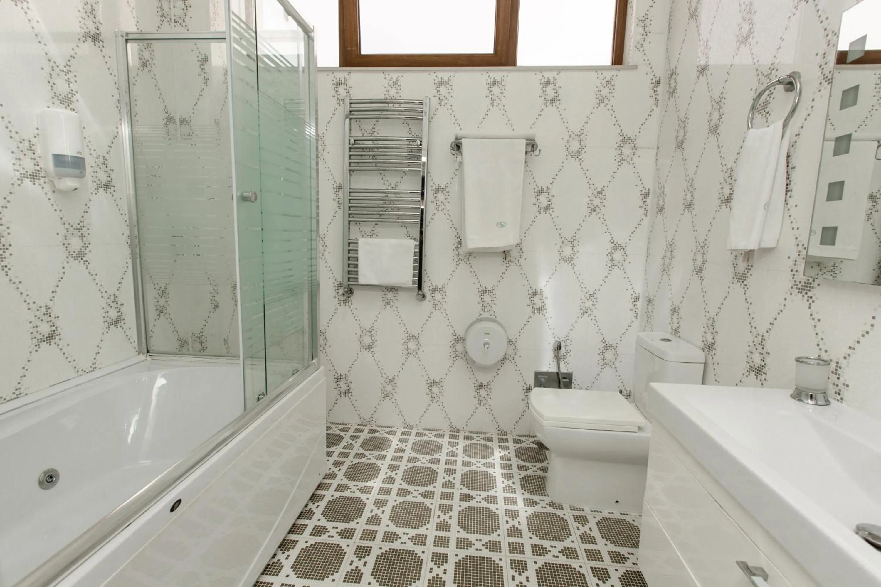 Toilet in Admiral Hotel