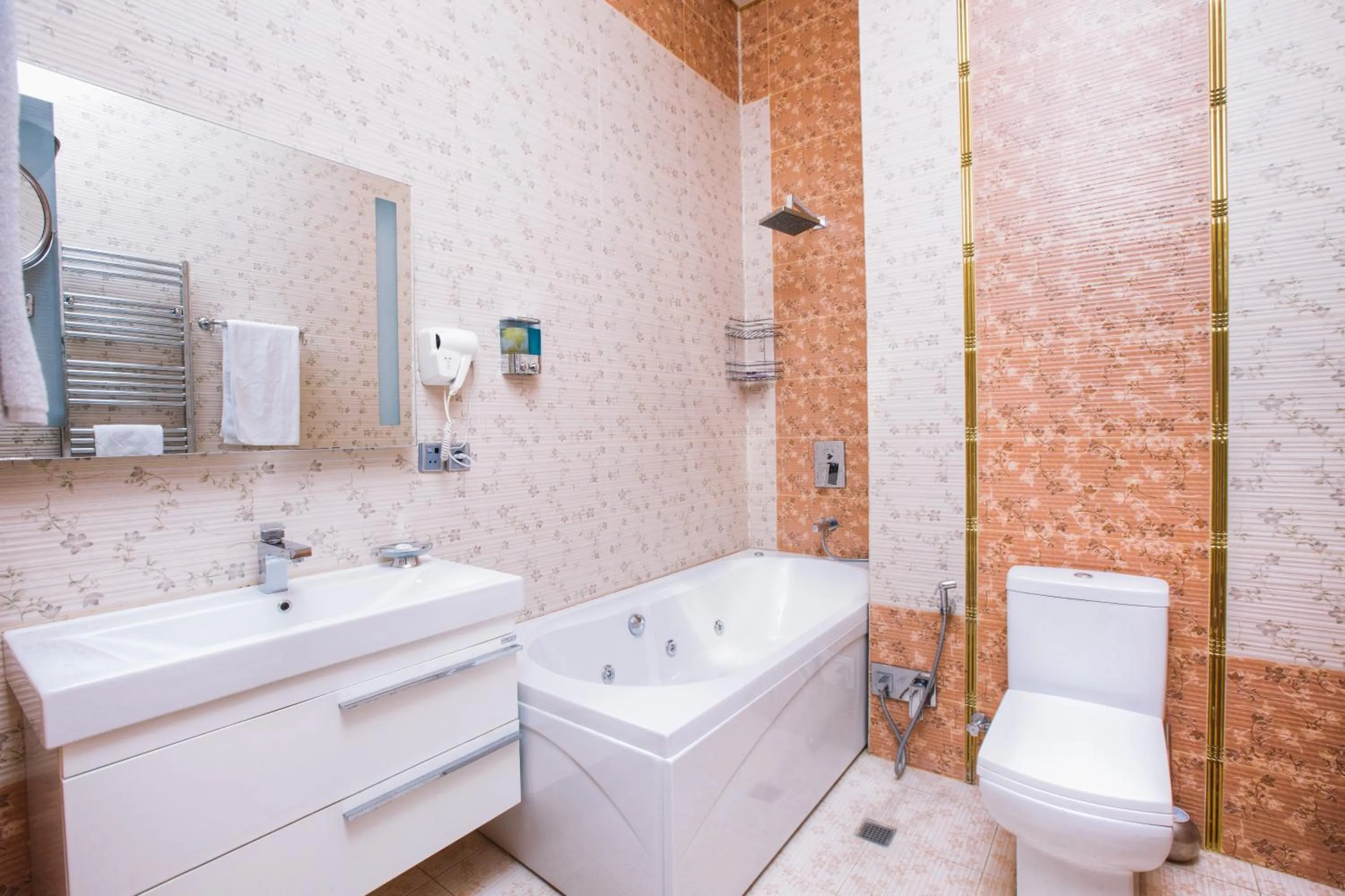 Bathroom in Admiral Hotel