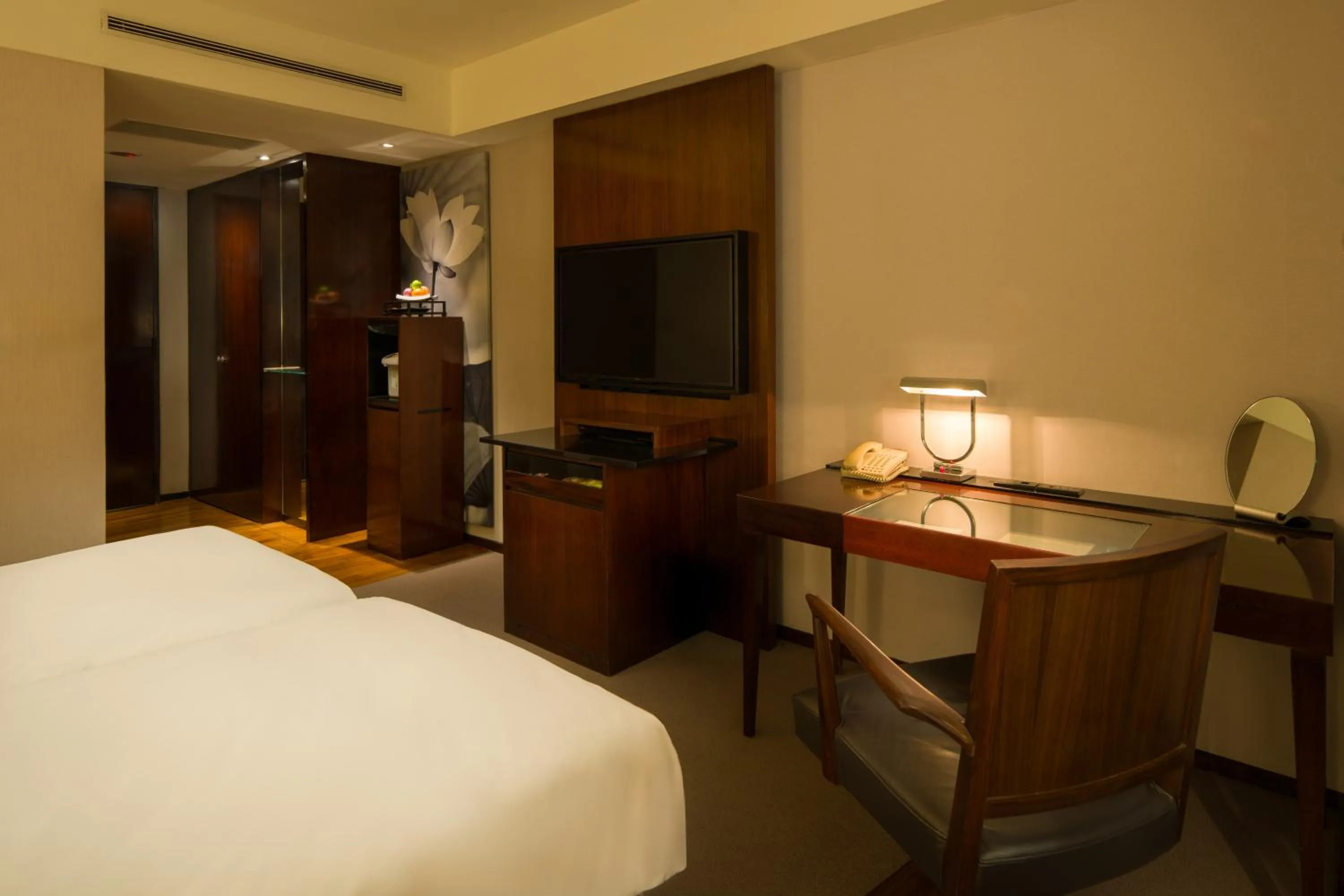 Photo of the whole room, Bed in Les Suites Taipei - Da An