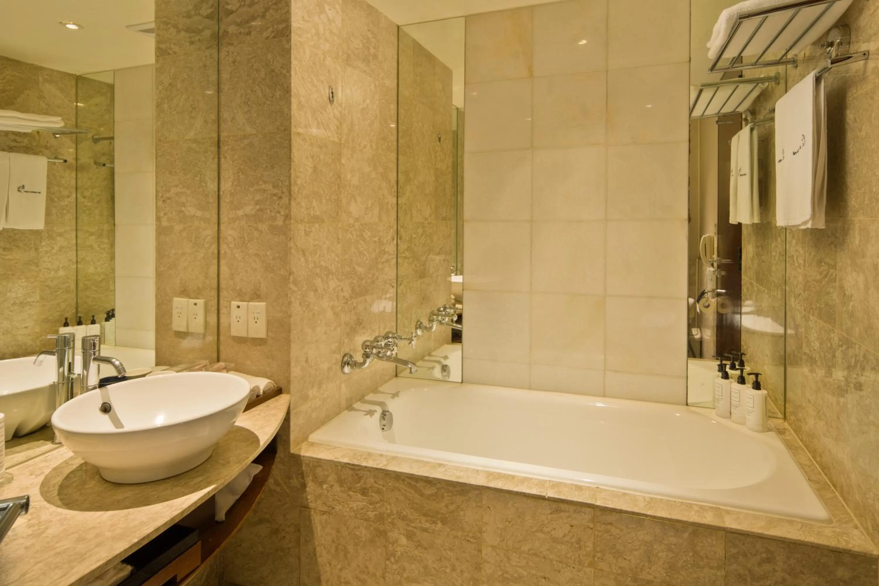 Bath in Les Suites Taipei - Da An