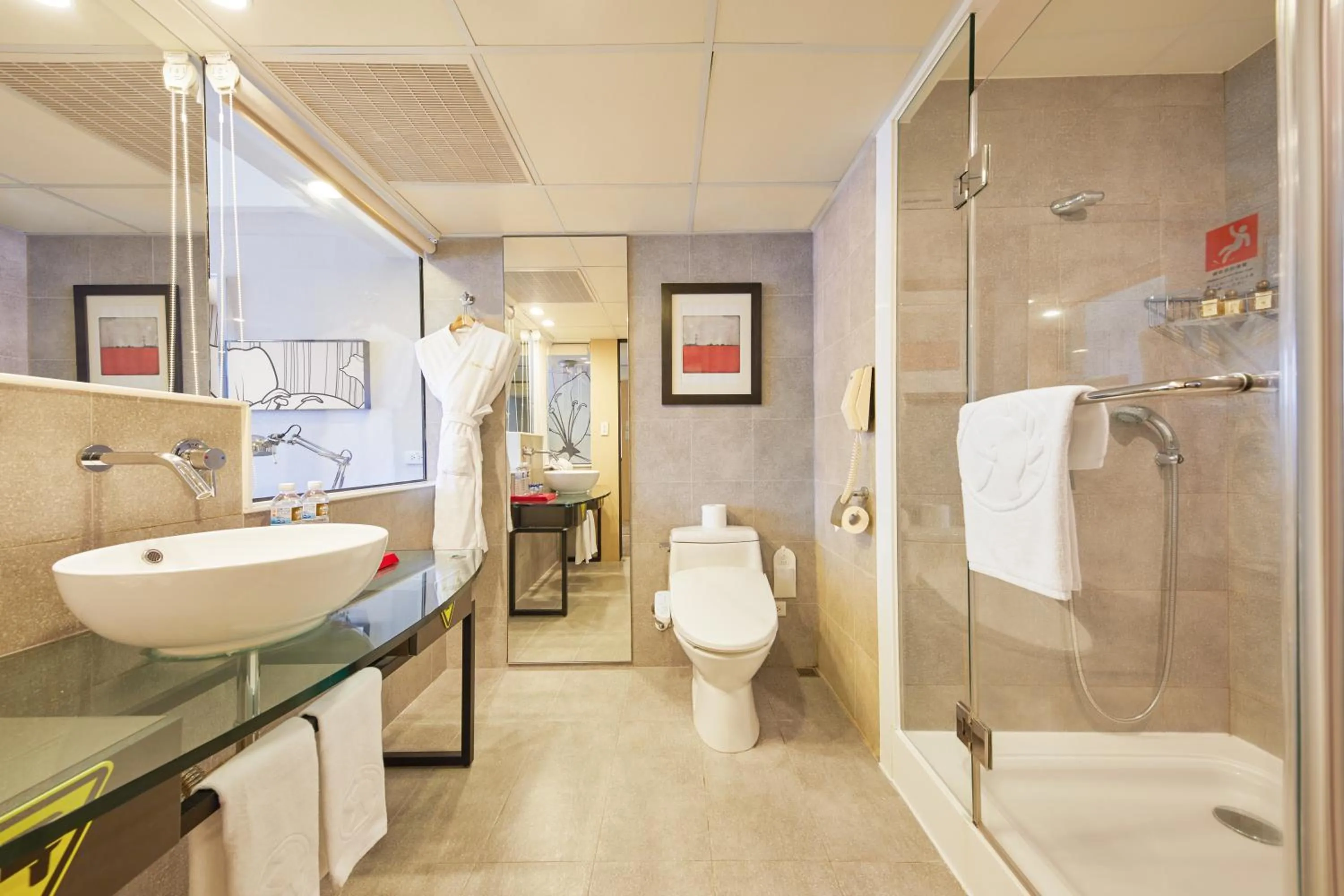 Toilet in Caesar Park Hotel Taipei