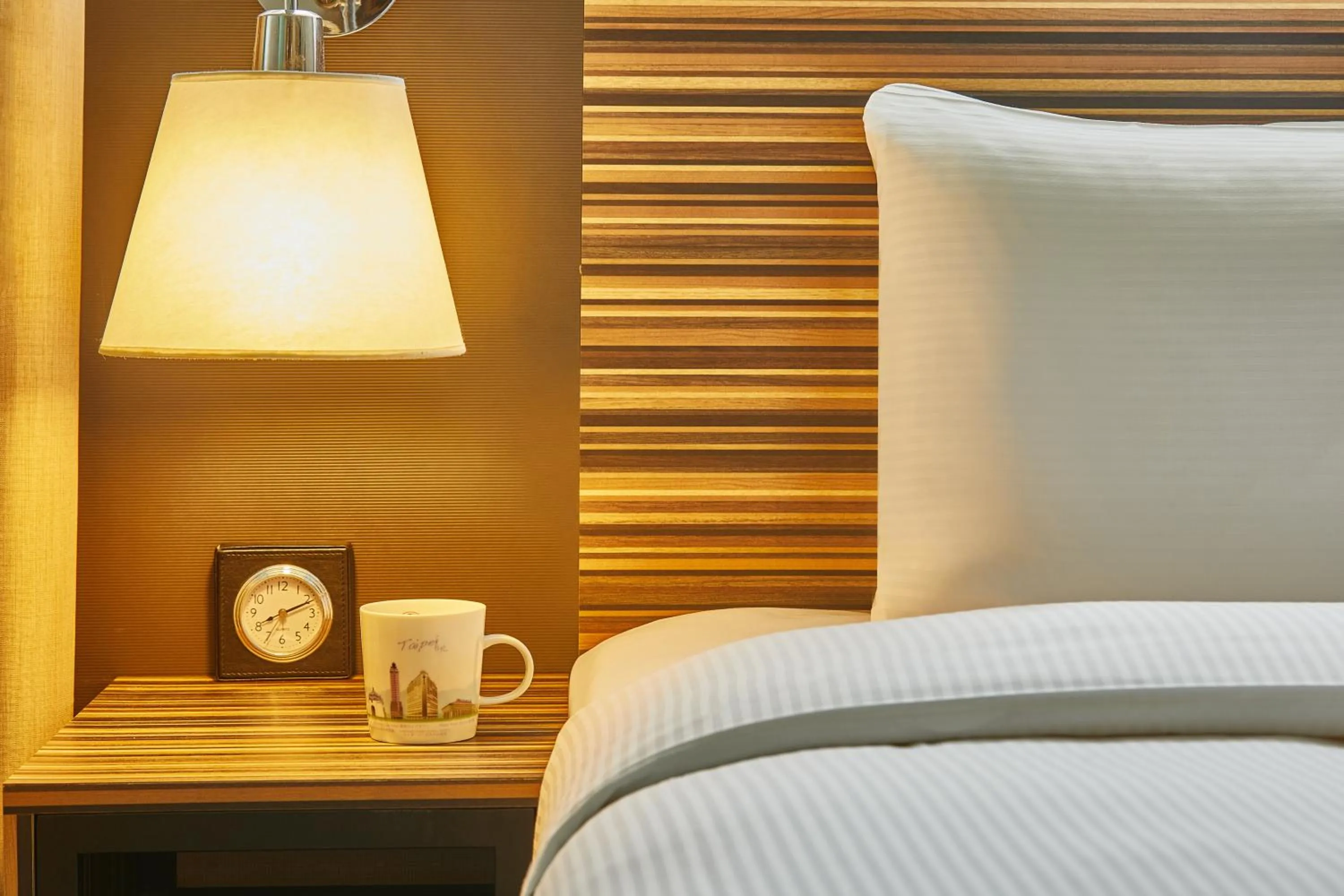 Bed in Caesar Park Hotel Taipei